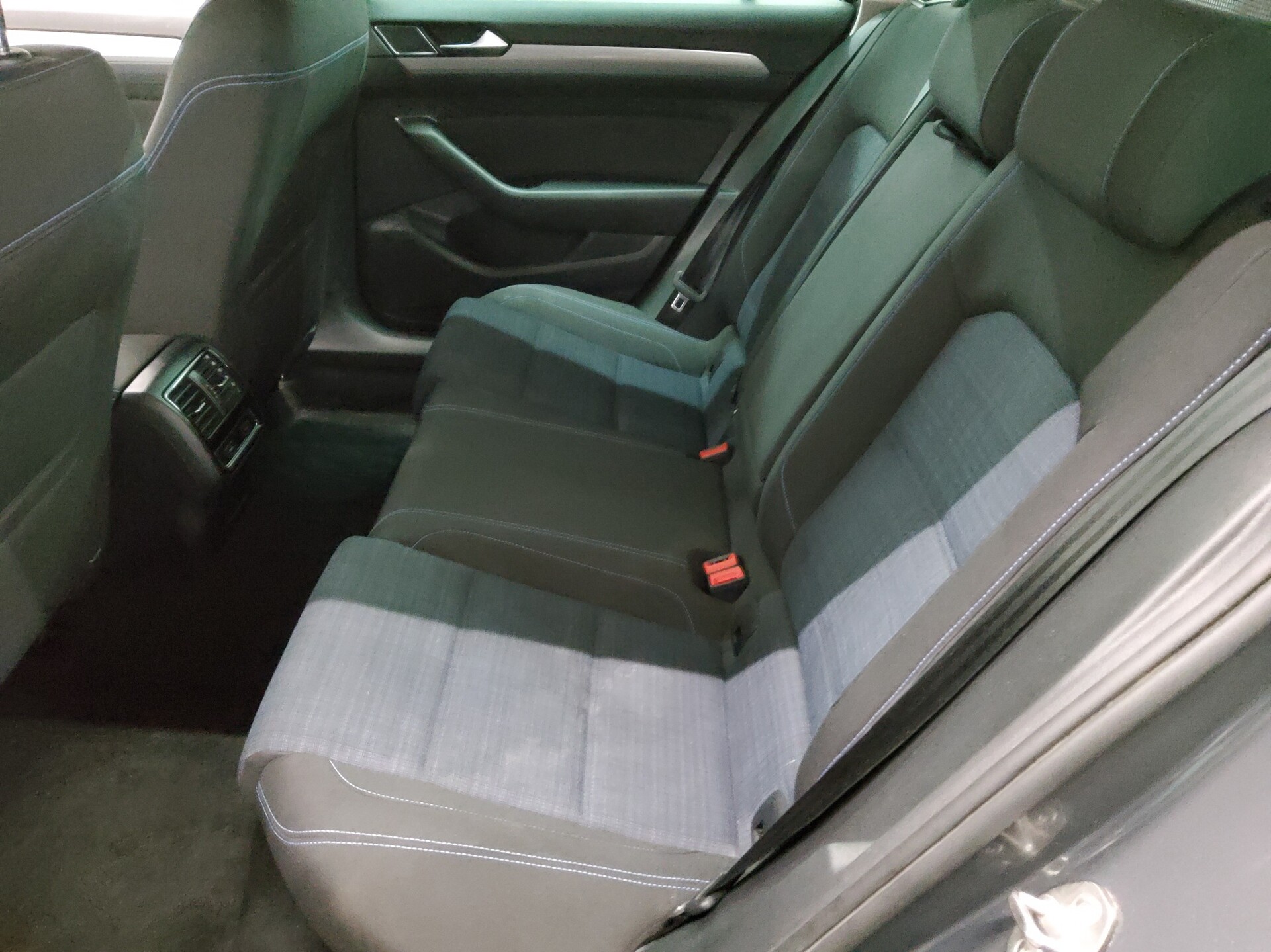 Volkswagen Passat Var. GTE 1.4 TSI Navi LED RFK ACC 13