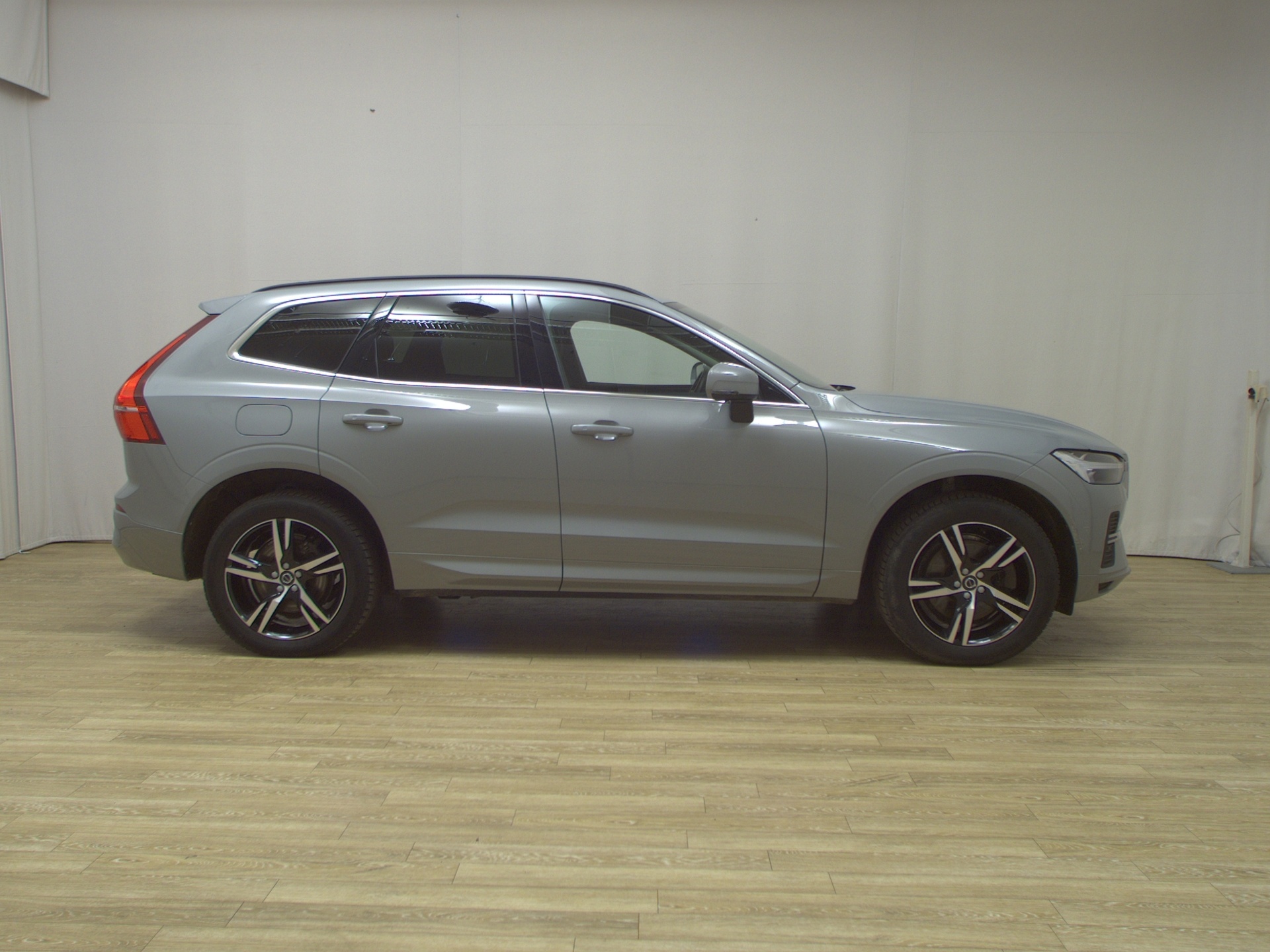 Volvo XC60 B4 D Core Navi LED AHK RFK PDC Shz