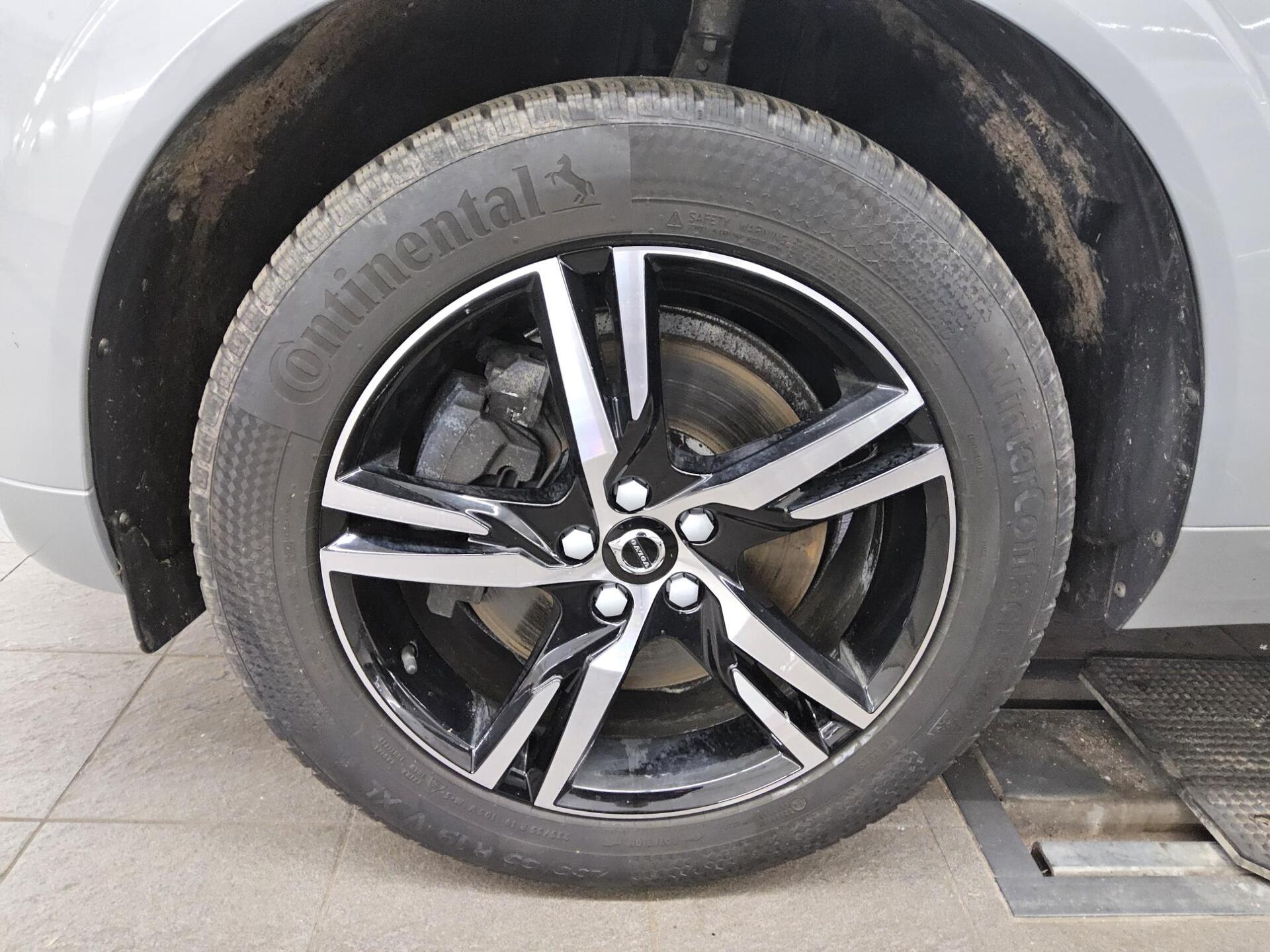 Volvo XC60 B4 D Core Navi LED AHK RFK PDC Shz 11