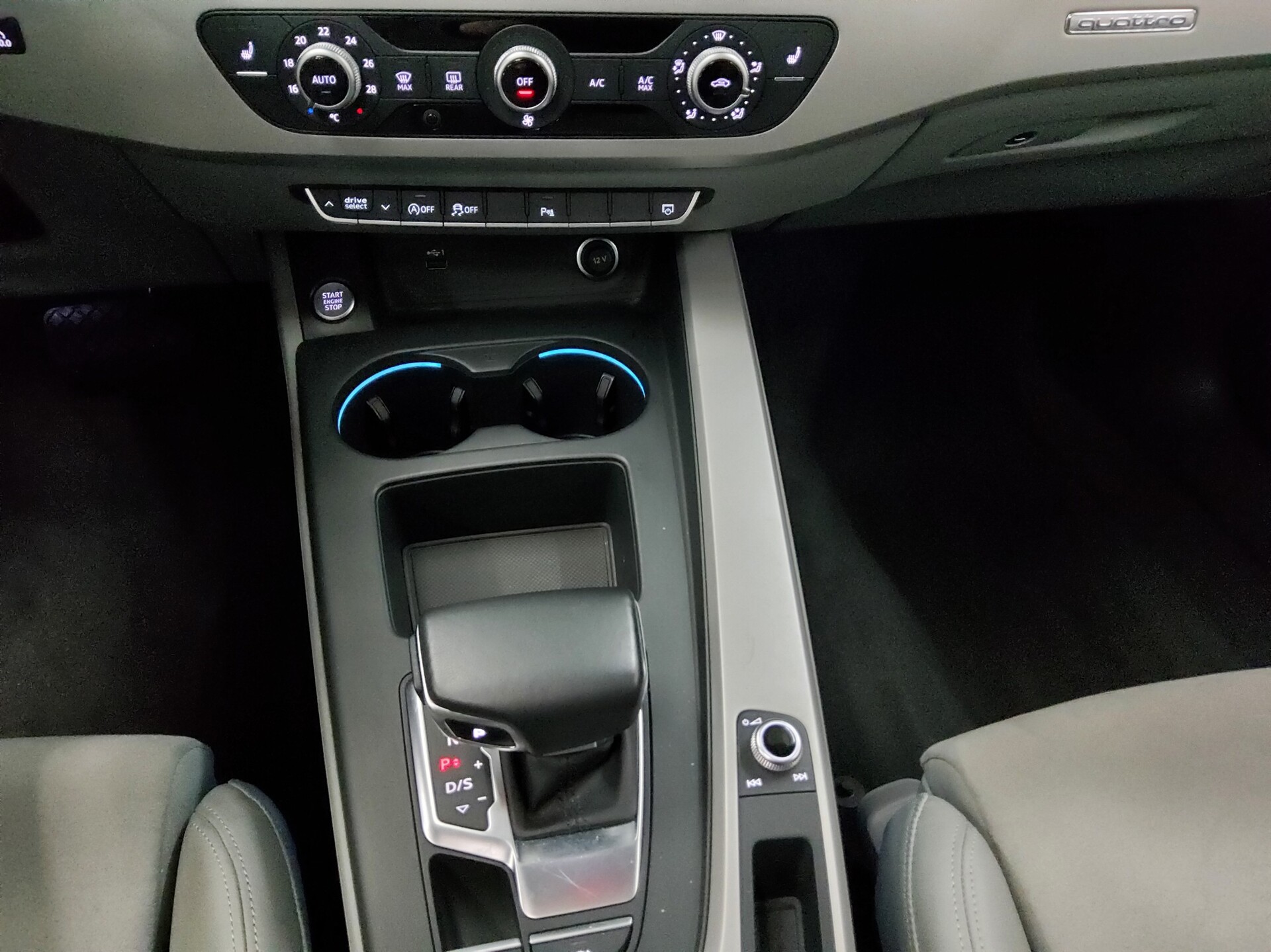 Audi A4 Avant 40 TDI Qu. S-Line Navi LED VC+ Pano HuD 6