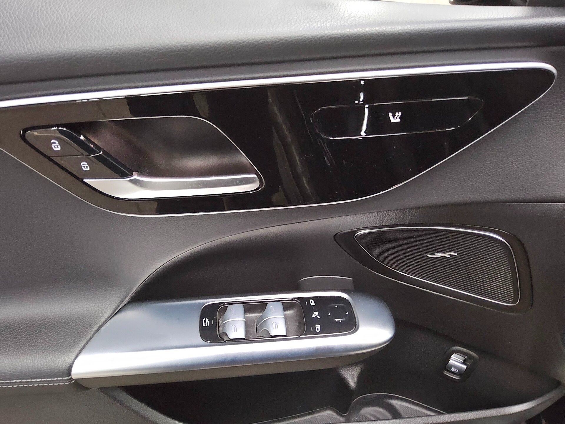 Mercedes-Benz C 200 T d Avantgarde Navi LED MBUX RfK Sound 10