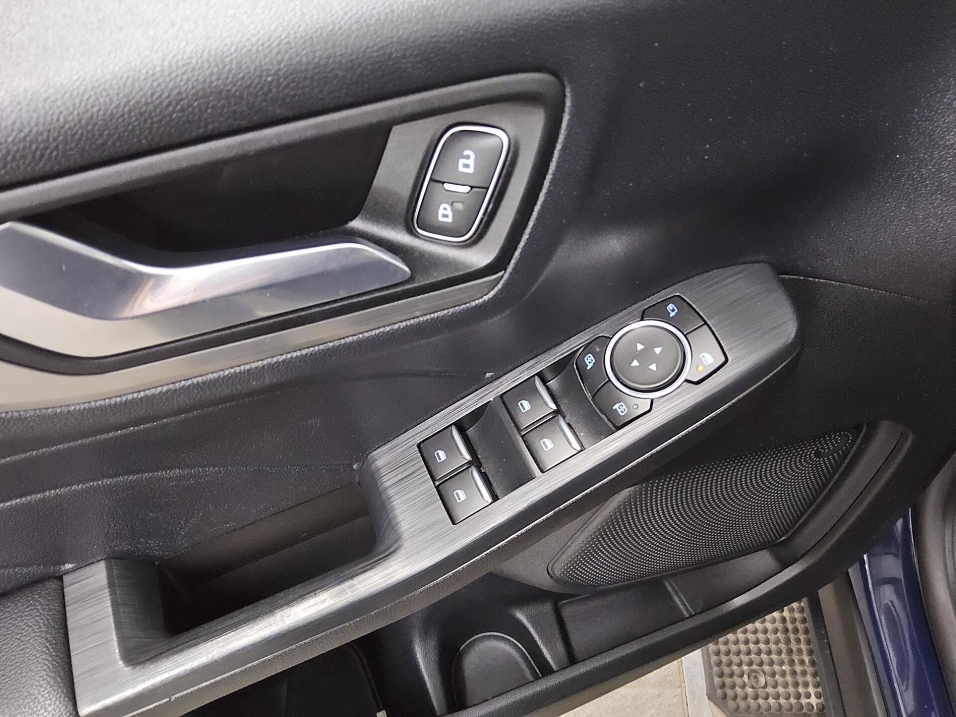 Ford Kuga 1.5 EB Titanium Navi LED HuD DigiTacho 10