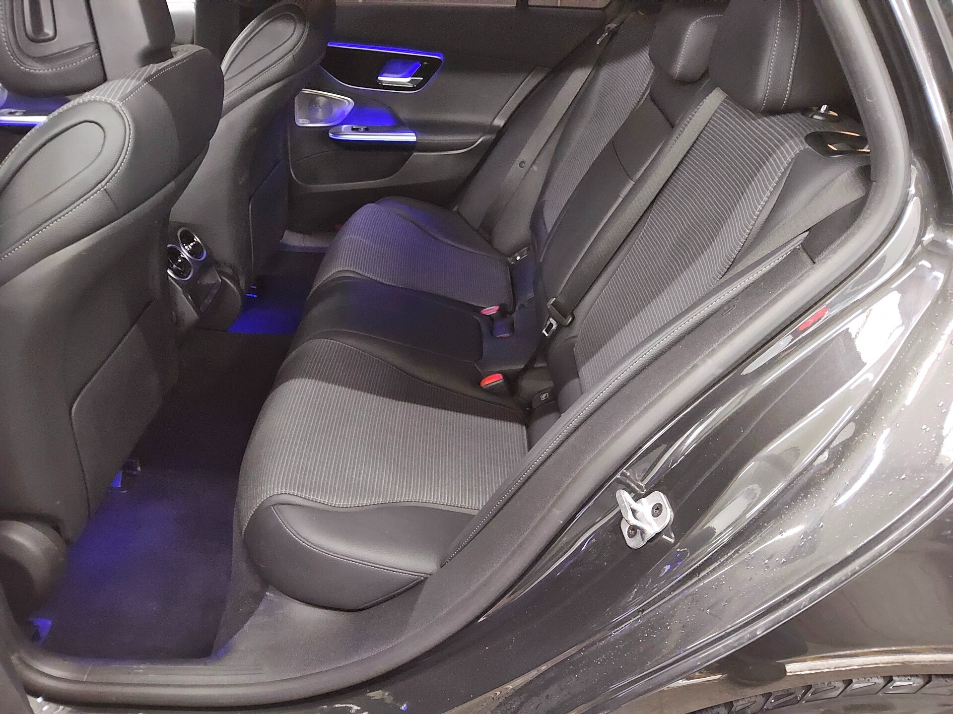 Mercedes-Benz C 200 T d Avantgarde Navi LED MBUX RfK Burmester 13