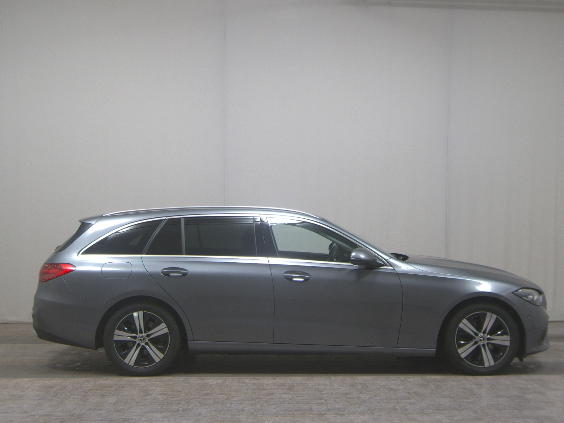 Mercedes-Benz C 200 T d Navi LED MBUX AHK Distronic+ RFK