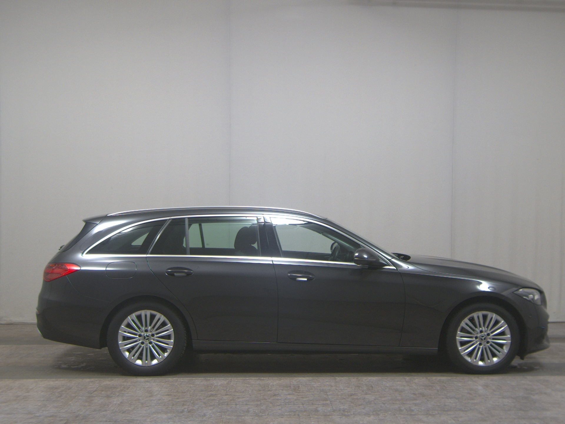 Mercedes-Benz C 200 T d Avantgarde Navi LED MBUX AHK RFK