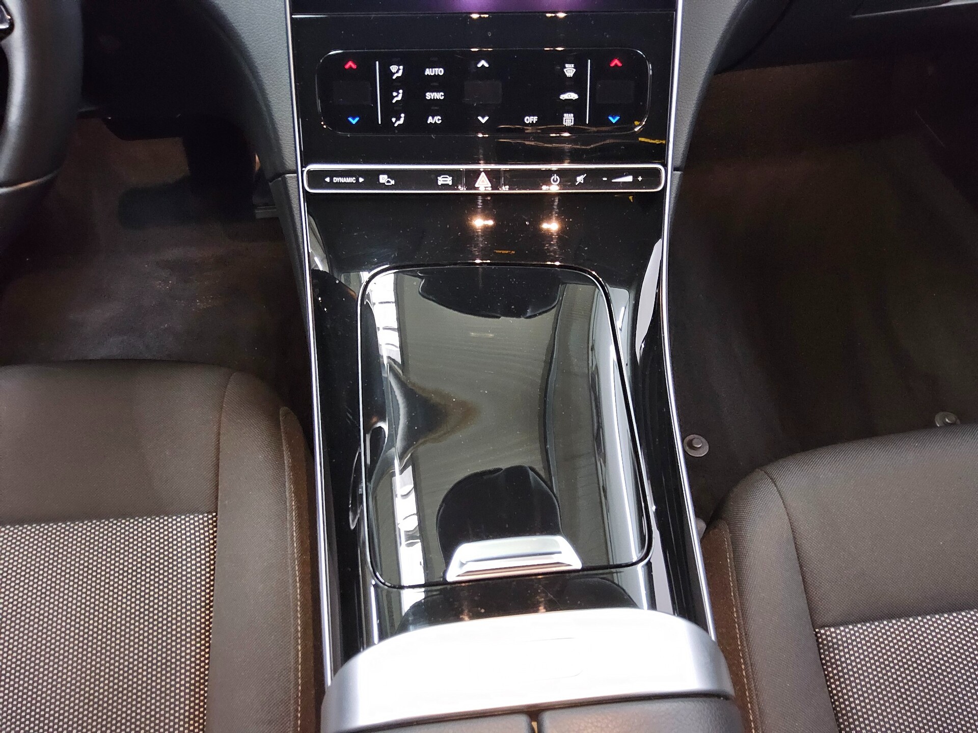 Mercedes-Benz C 200 T d Avantgarde Navi LED MBUX AHK RFK 6