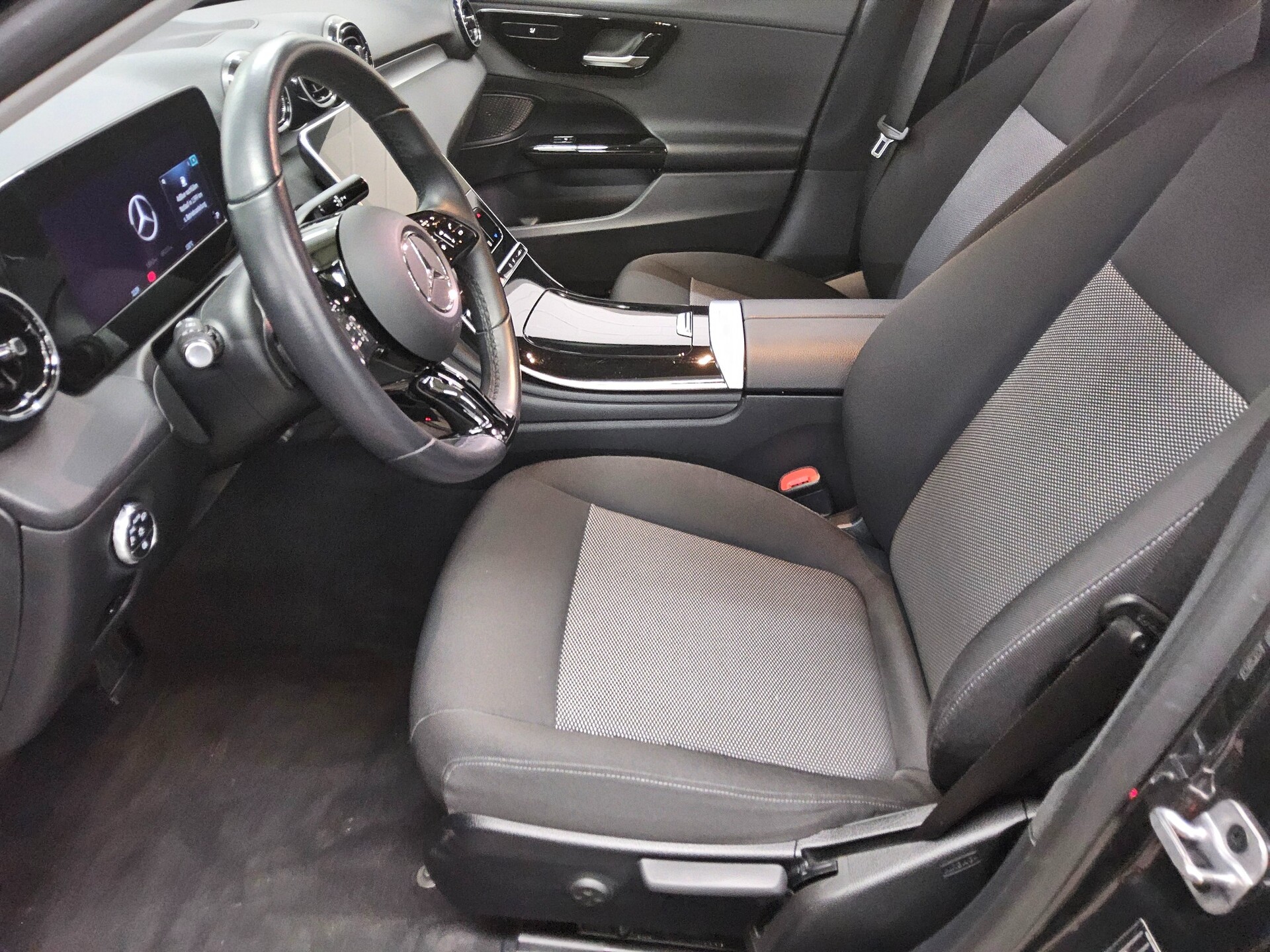 Mercedes-Benz C 200 T d Avantgarde Navi LED MBUX AHK RFK 9