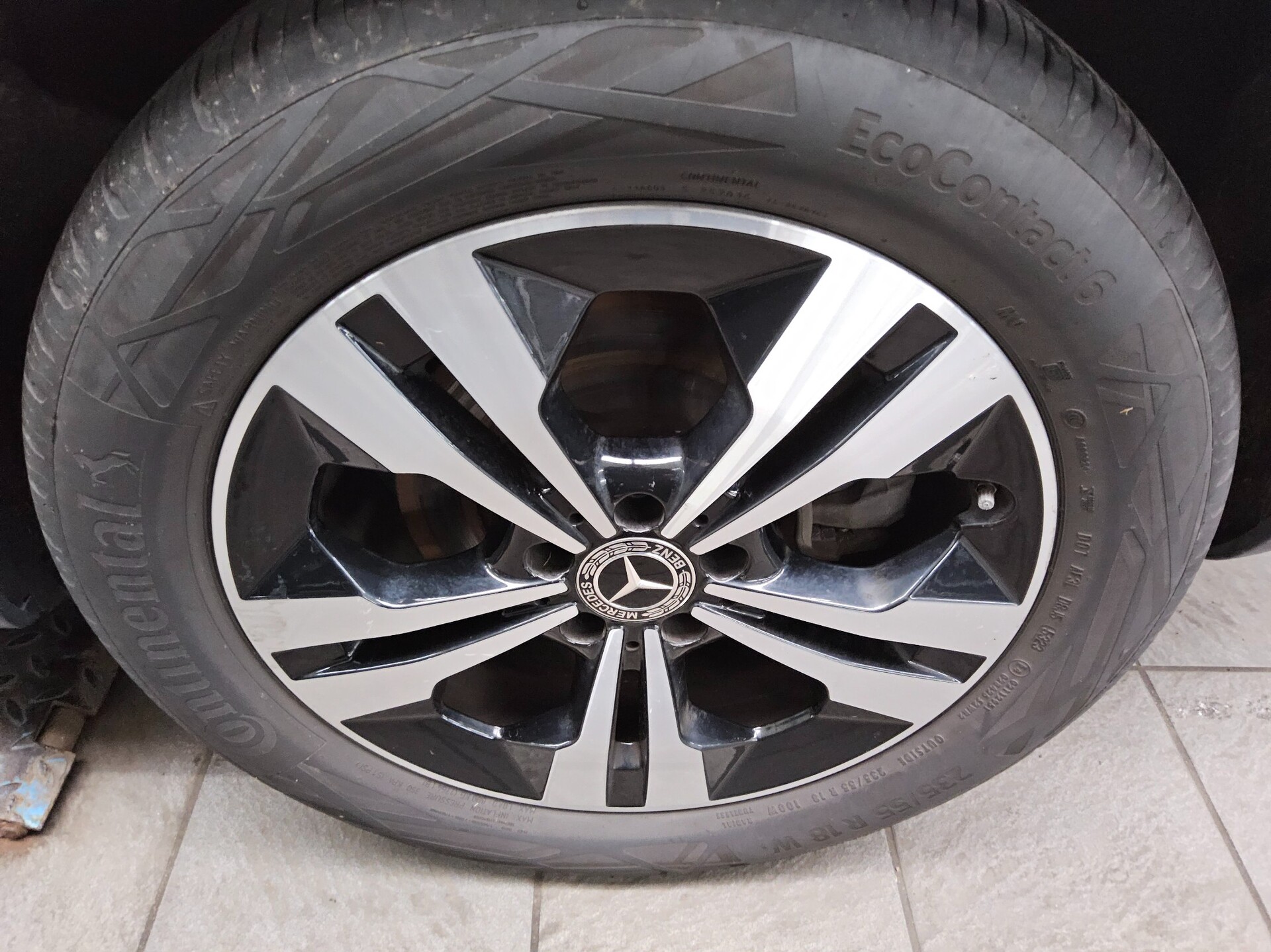 Mercedes-Benz GLB 220 d Progressive Navi LED MBUX AHK Distr.+ 11