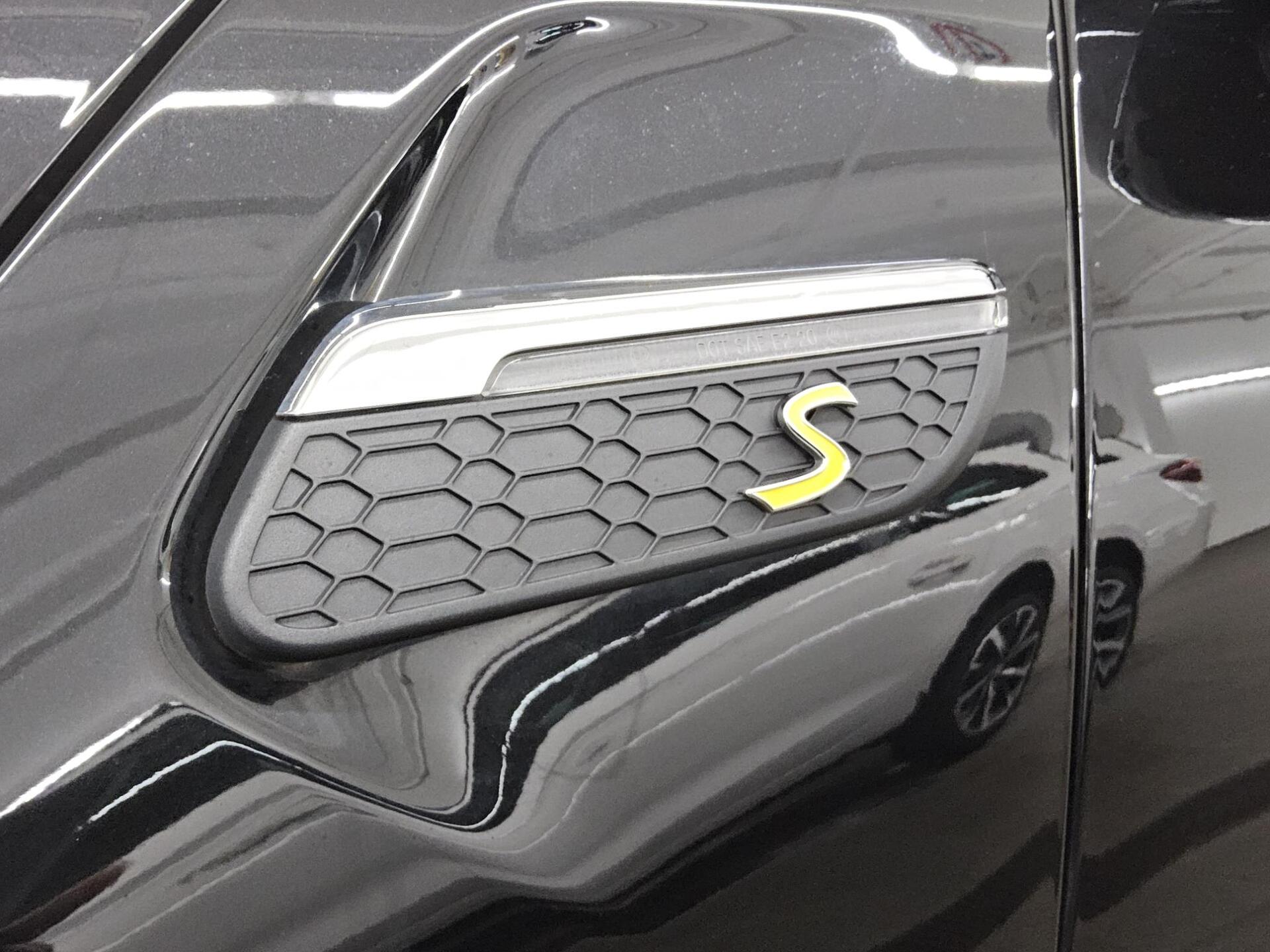 MINI Cooper SE Essential Trim Navi LED Pano HiFi HuD 11