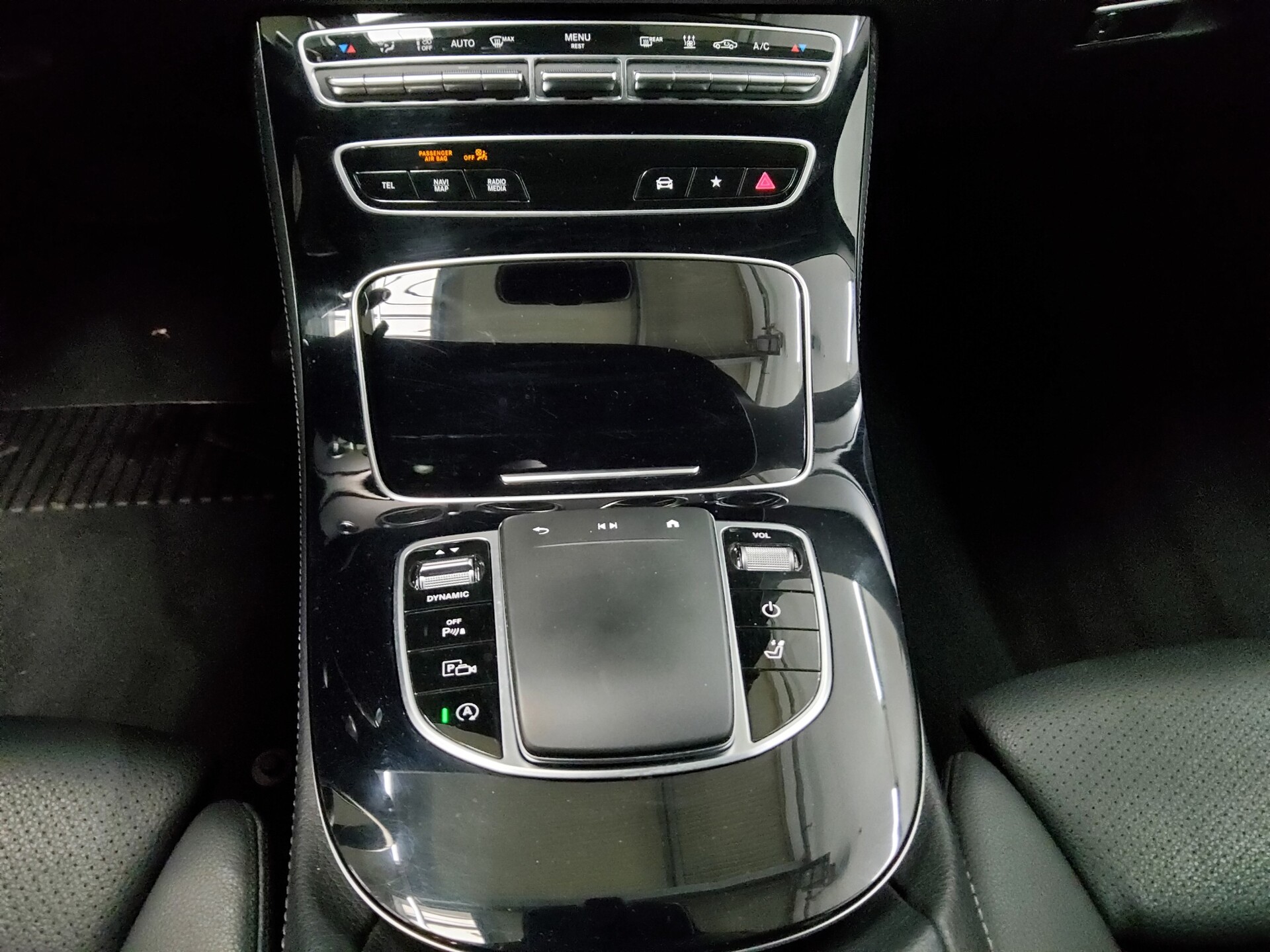 Mercedes-Benz E 220 T d Avantgarde Navi LED MBUX-AR StandHzg 6