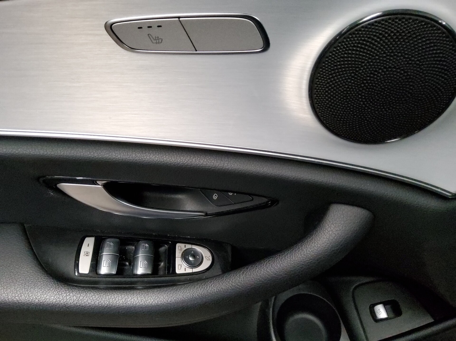 Mercedes-Benz E 220 T d Avantgarde Navi LED MBUX-AR StandHzg 10