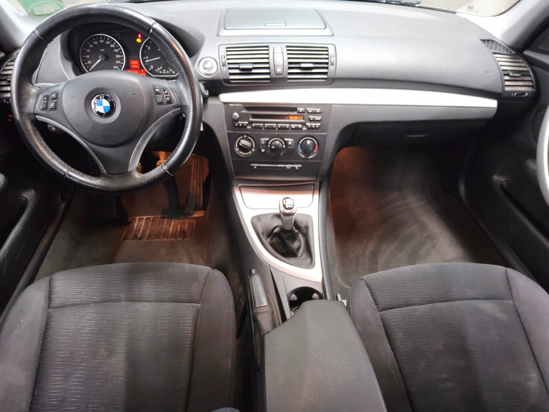 BMW 118i PDC Shz Tempomat HU 06/27 CD 5