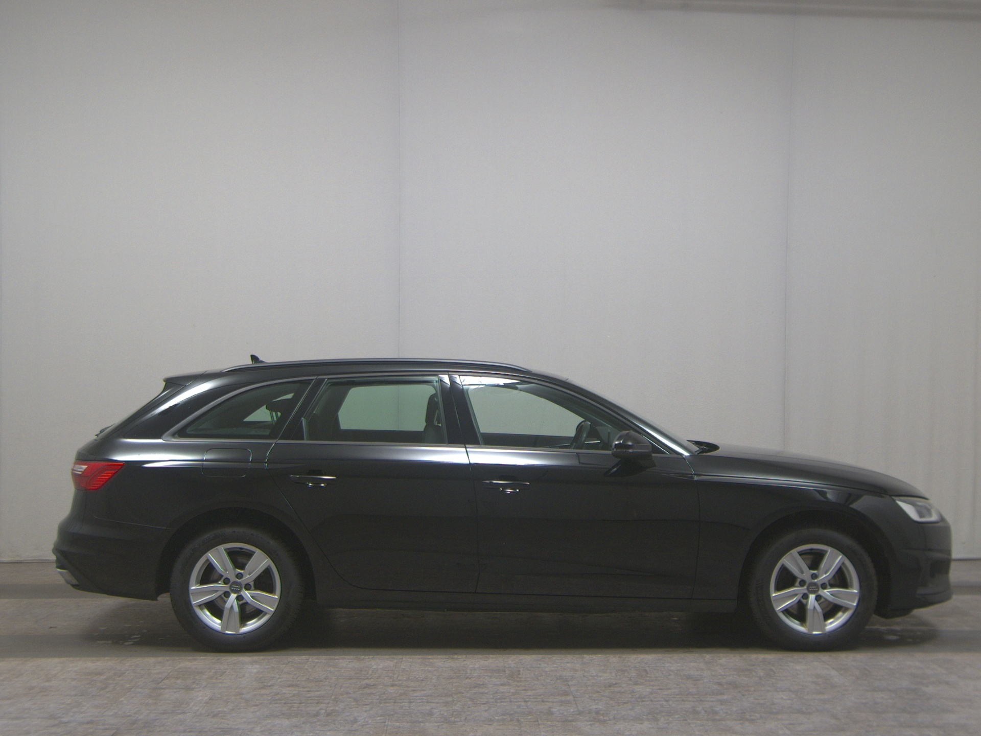 Audi A4 Avant 35 TDI Navi LED PDC Shz