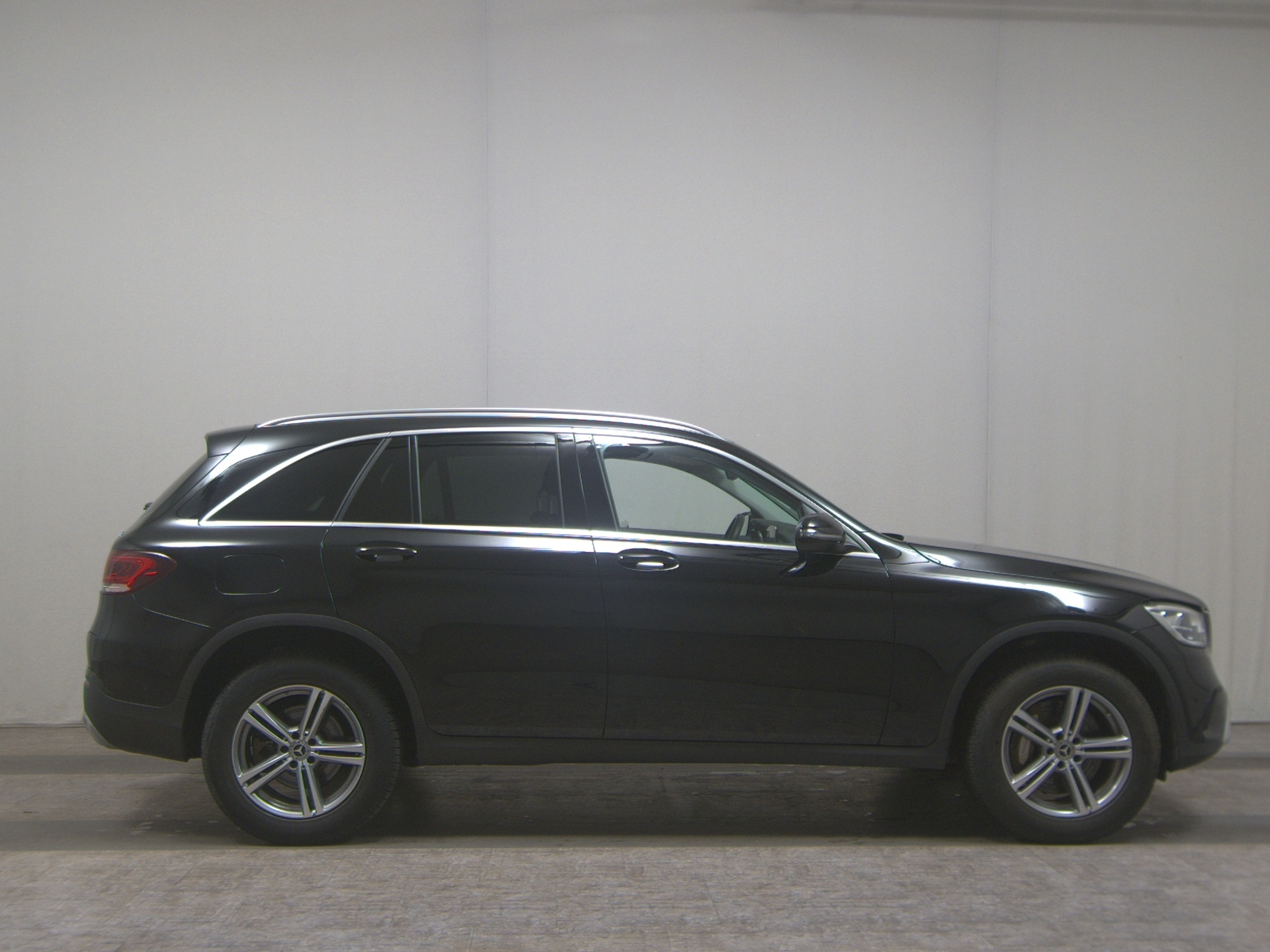 Mercedes-Benz GLC 300 e 4M Navi LED Distr.+ RFK AHK