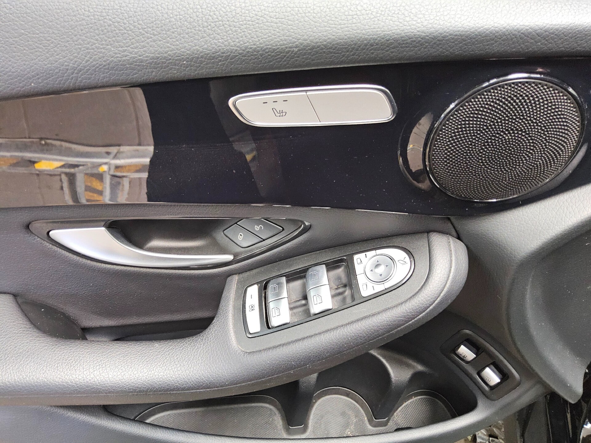 Mercedes-Benz GLC 300 e 4M Navi LED Distr.+ RFK AHK 9