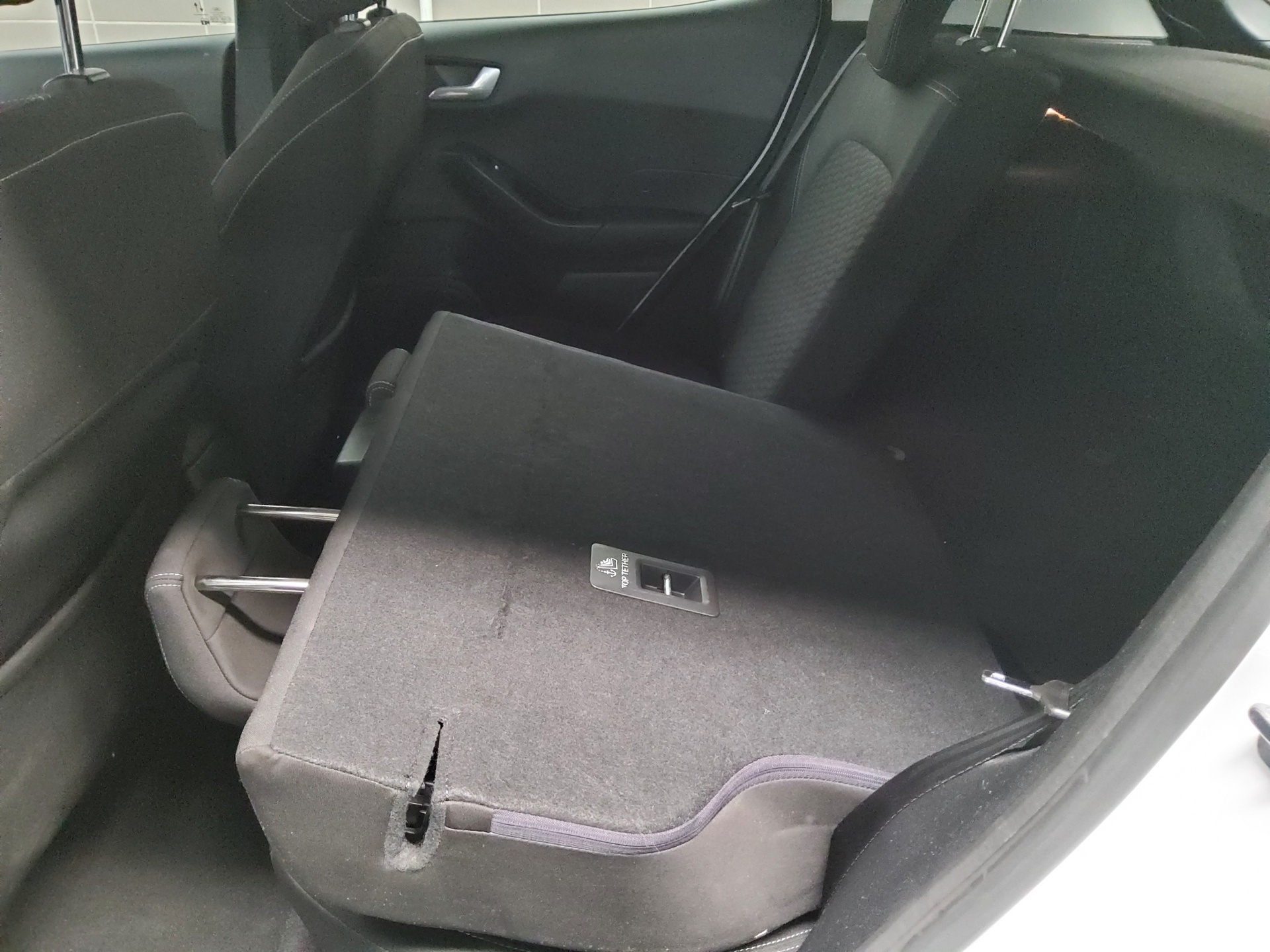 Ford Fiesta 1.0 EB Titanium Navi LED RfK ACC PDC Shz 12