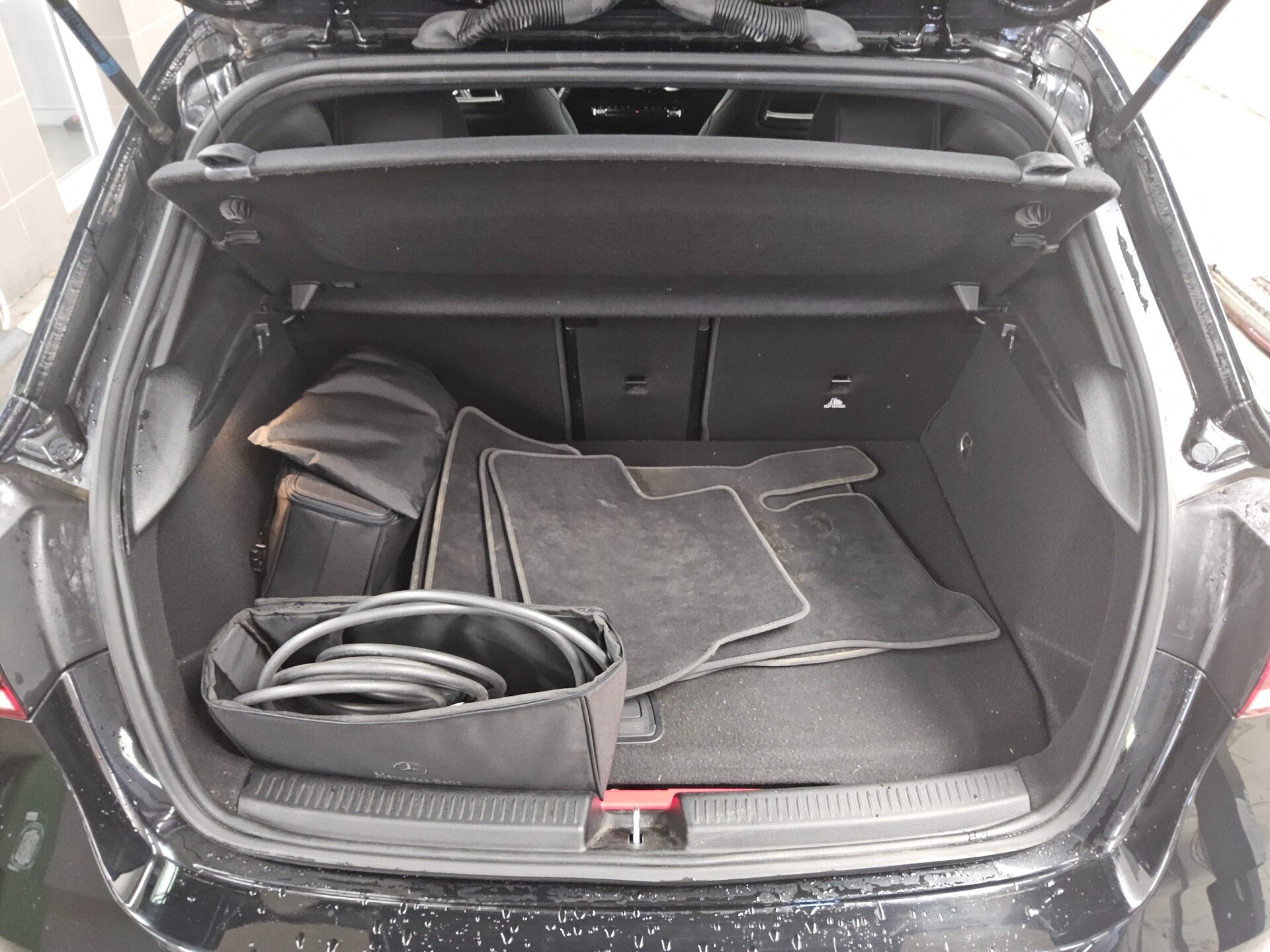 Mercedes-Benz A 250 e AMG-Line Navi Multibeam MBUX high Sound 12