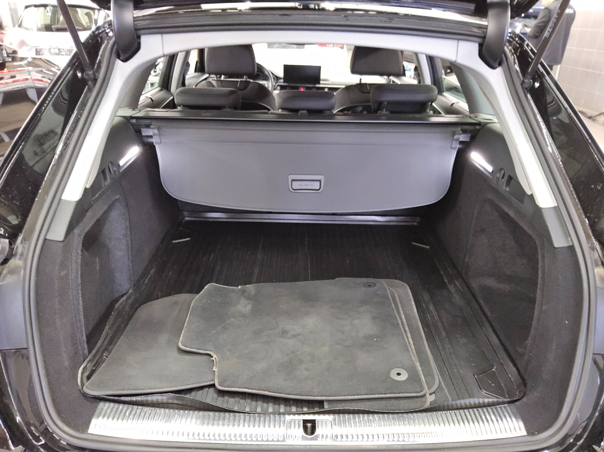 Audi A4 Avant 35 TDI Navi LED Tempomat 11