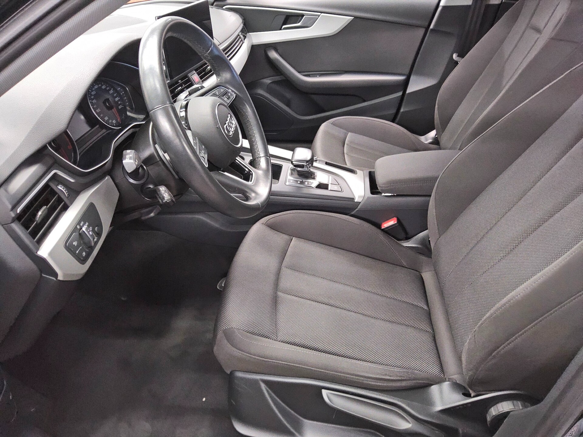 Audi A4 Avant 35 TDI Navi LED Tempomat 8