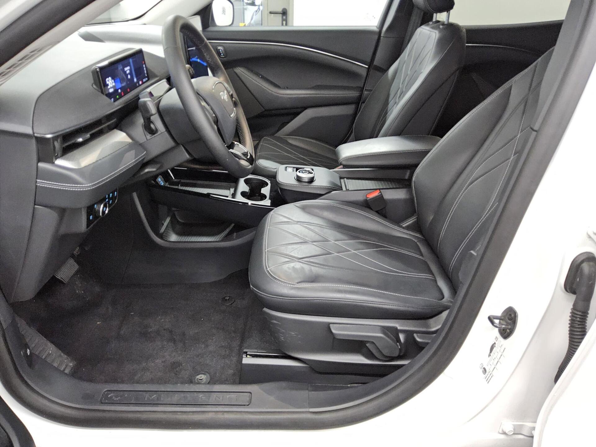 Ford Mustang Mach-E Leder Navi LED 360° ACC PDC Shz 9