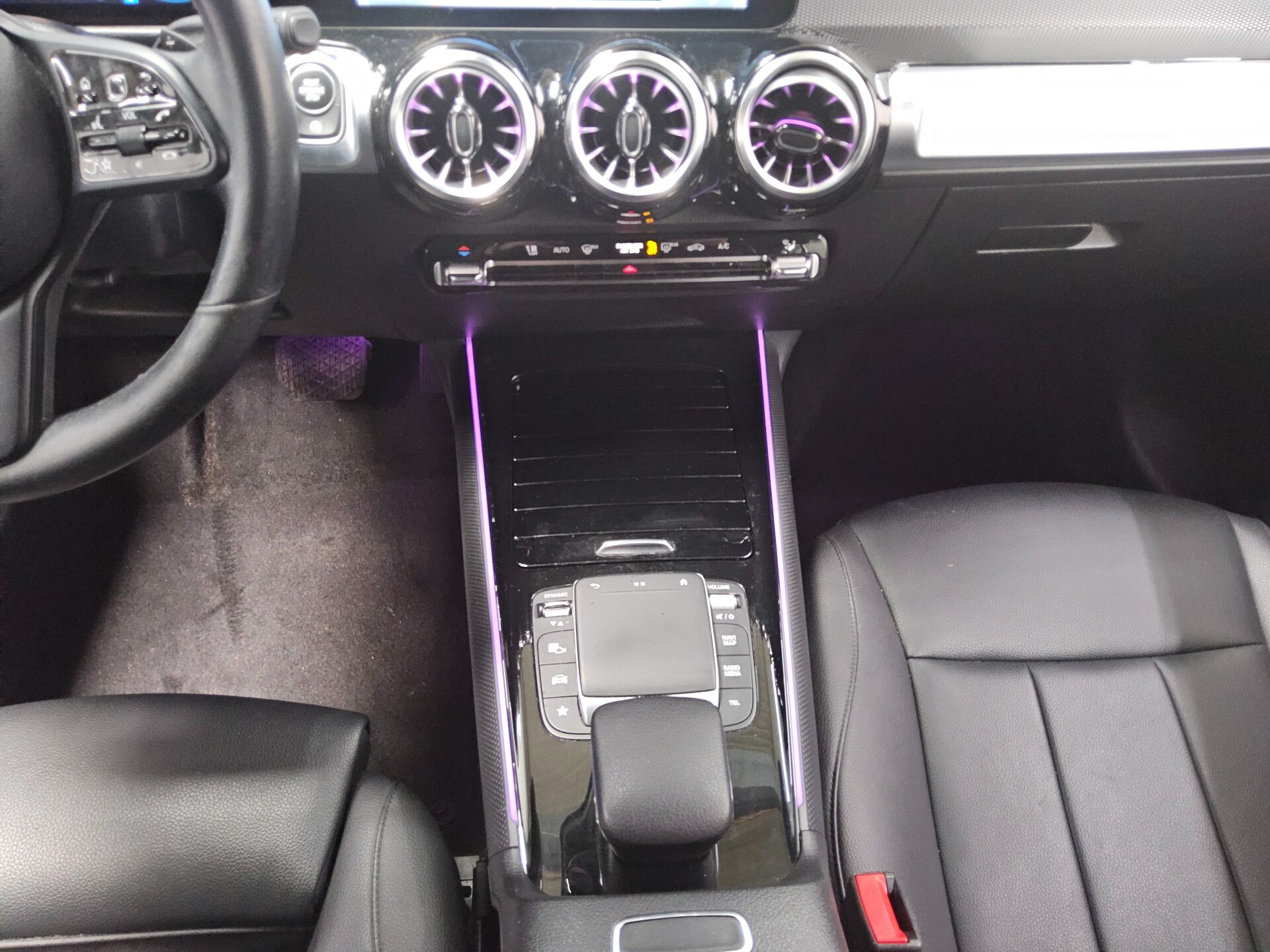 Mercedes-Benz GLB 200 d Leder Navi LED MBUX high 6