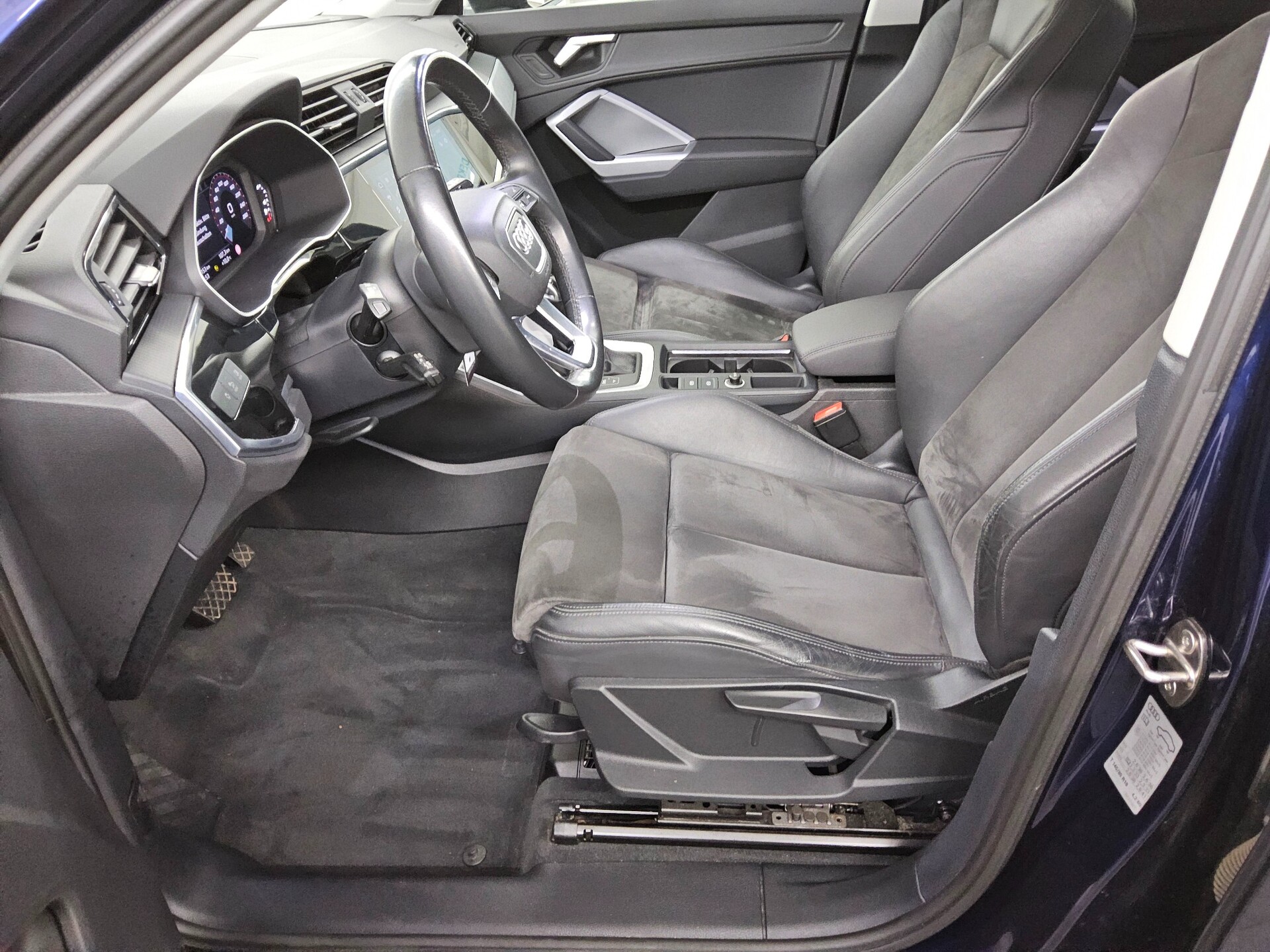 Audi Q3 35 TDI advanced T-Leder Navi Matrix Pano vc 9