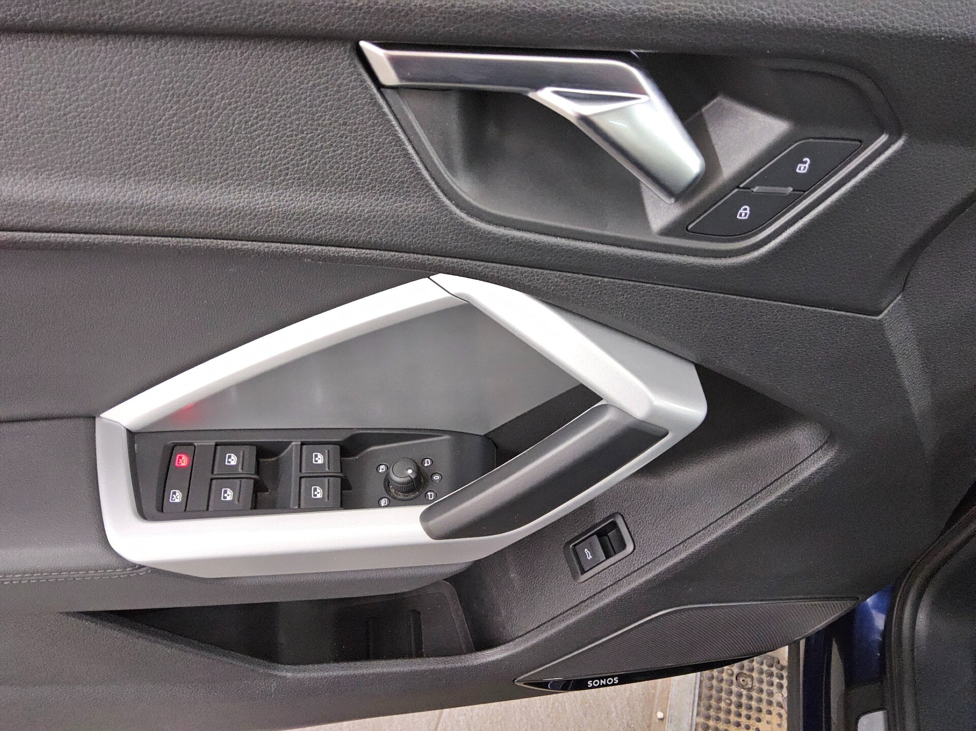 Audi Q3 35 TDI advanced T-Leder Navi Matrix Pano vc 10