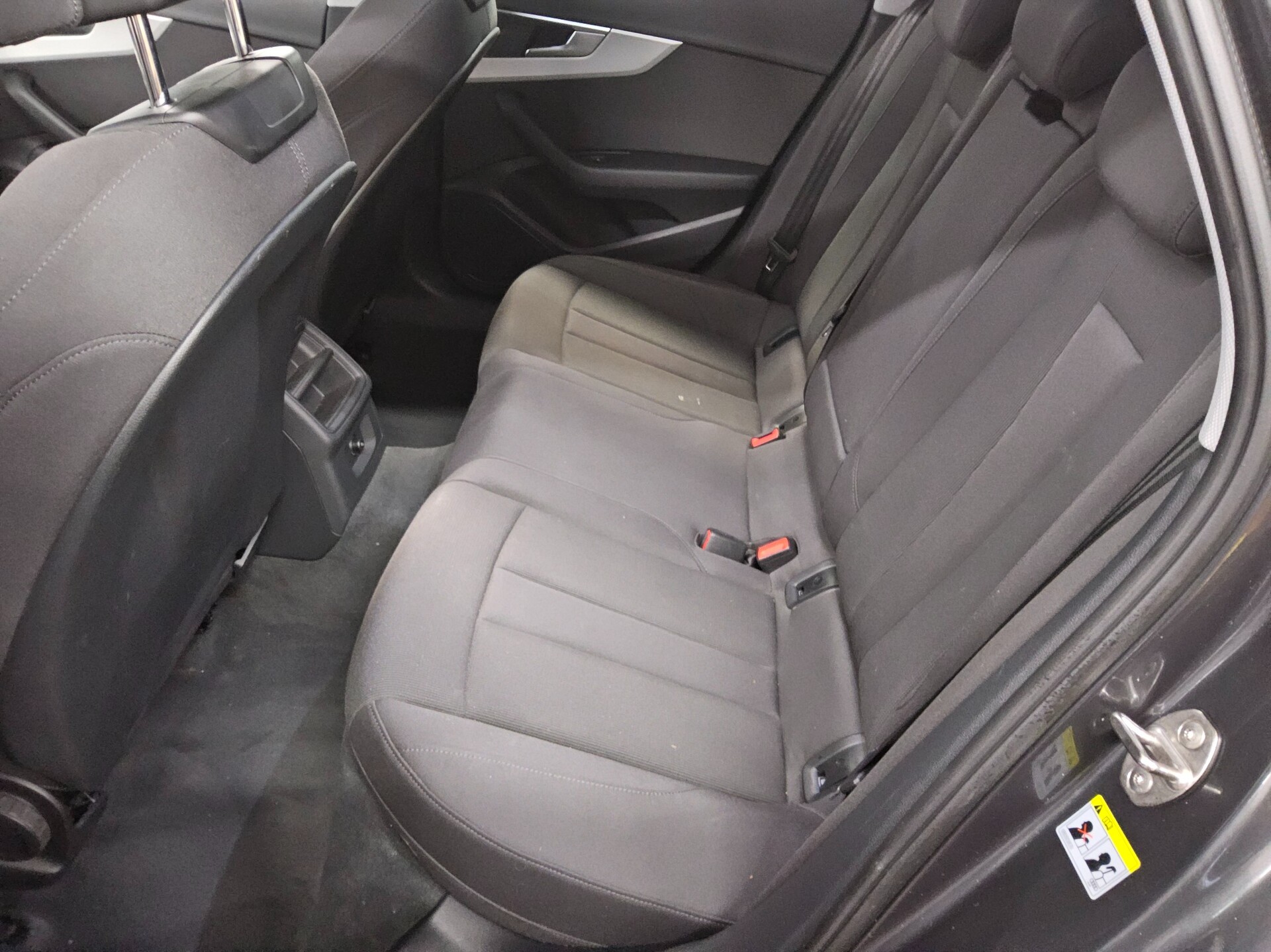 Audi A4 Avant 40 TDI advanced Navi LED Pano ACC Sound 13