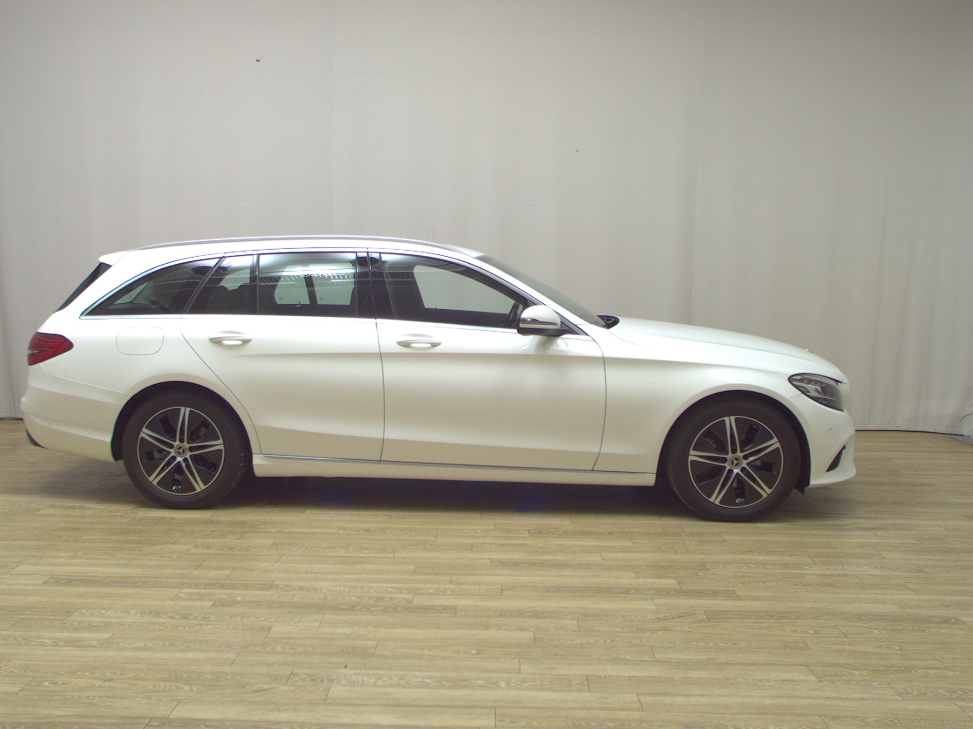 Mercedes-Benz C 220 T d Avantgarde Navi LED Burmester Distr.+