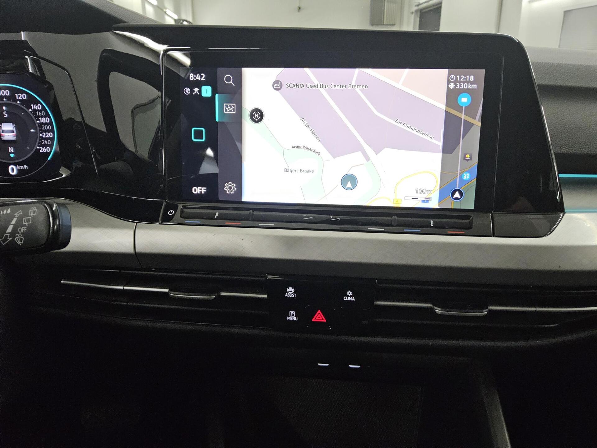 Volkswagen Golf-8 Var. 2.0 TDI Life Navi LED DC PDC 7