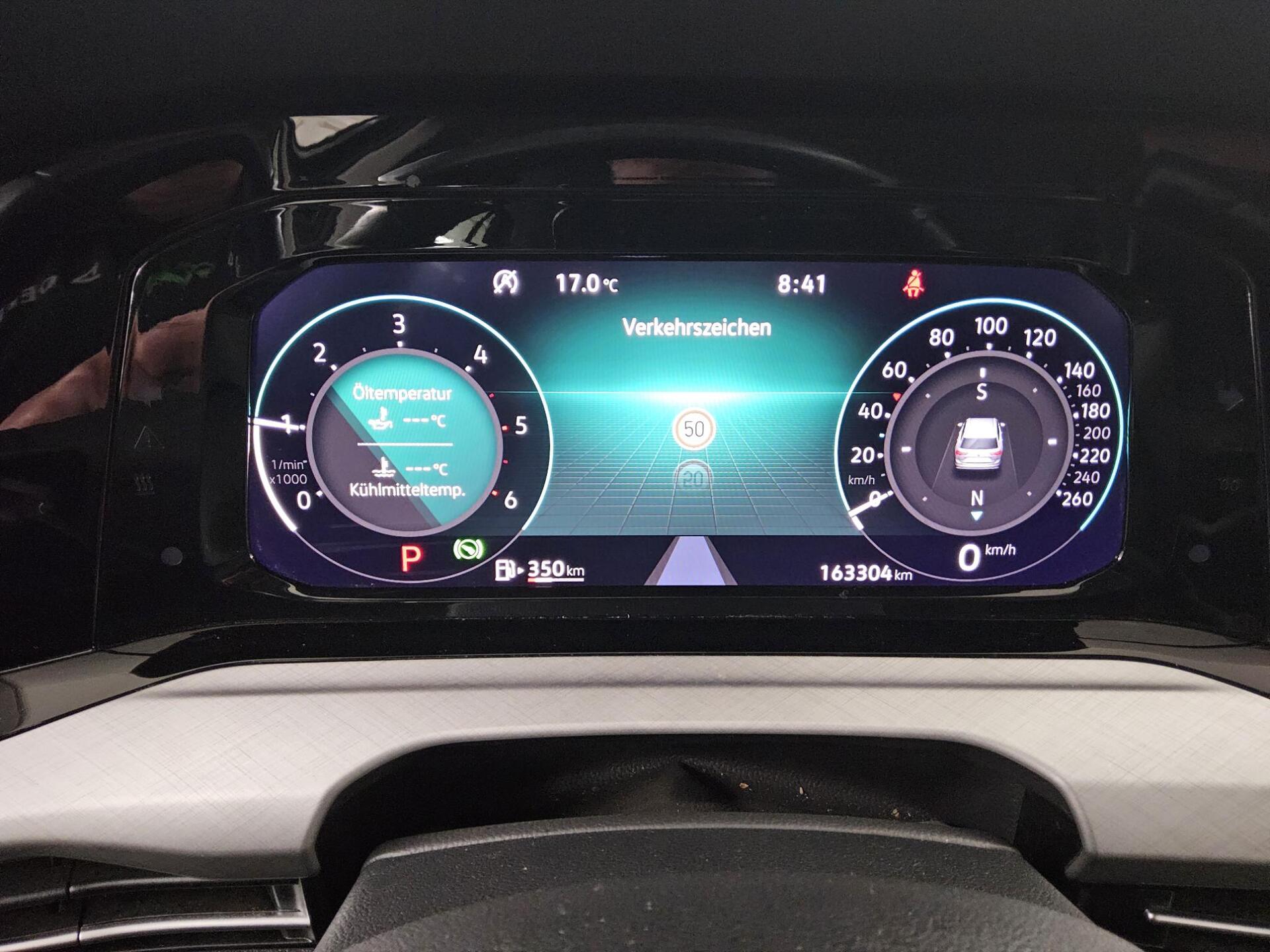 Volkswagen Golf-8 Var. 2.0 TDI Life Navi LED DC PDC 8