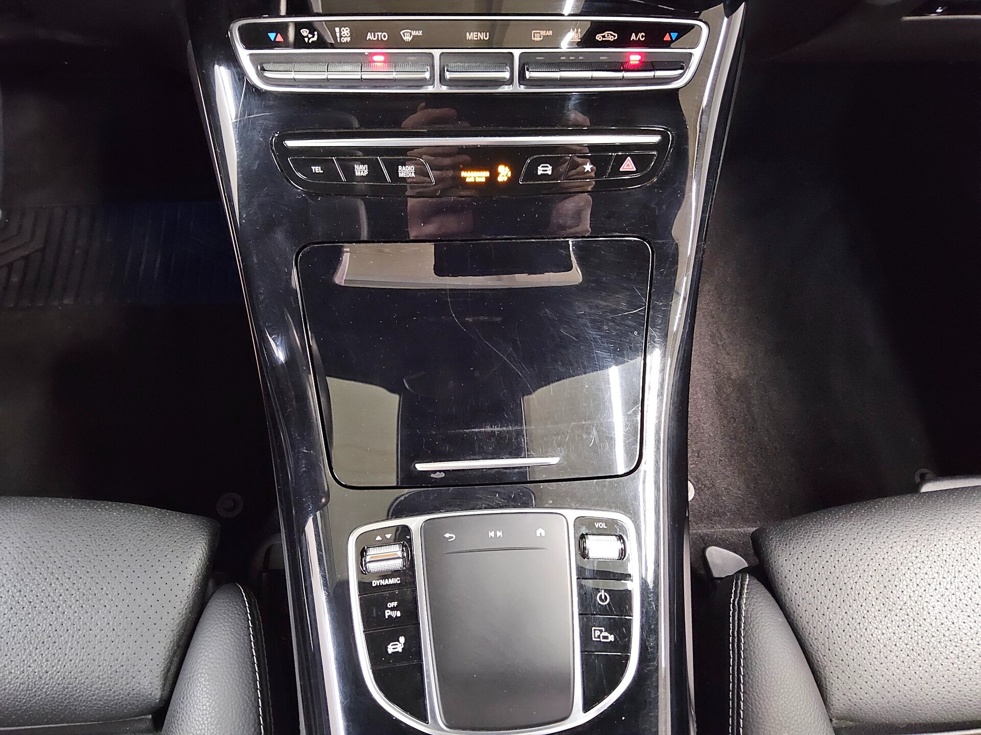 Mercedes-Benz EQC 400 4M Leder Navi Burmester GSD MB-LED AHK 6