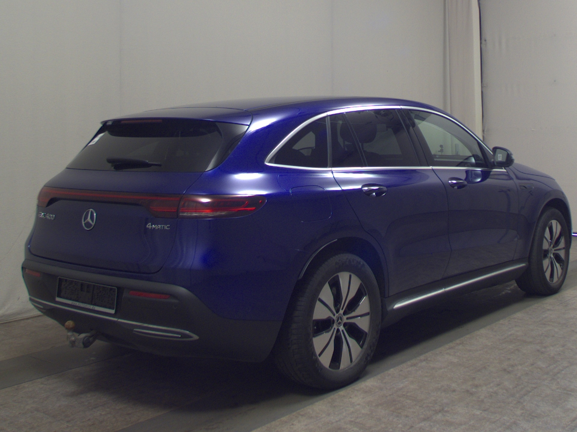 Mercedes-Benz EQC 400 4M Leder Navi Burmester GSD MB-LED AHK 4