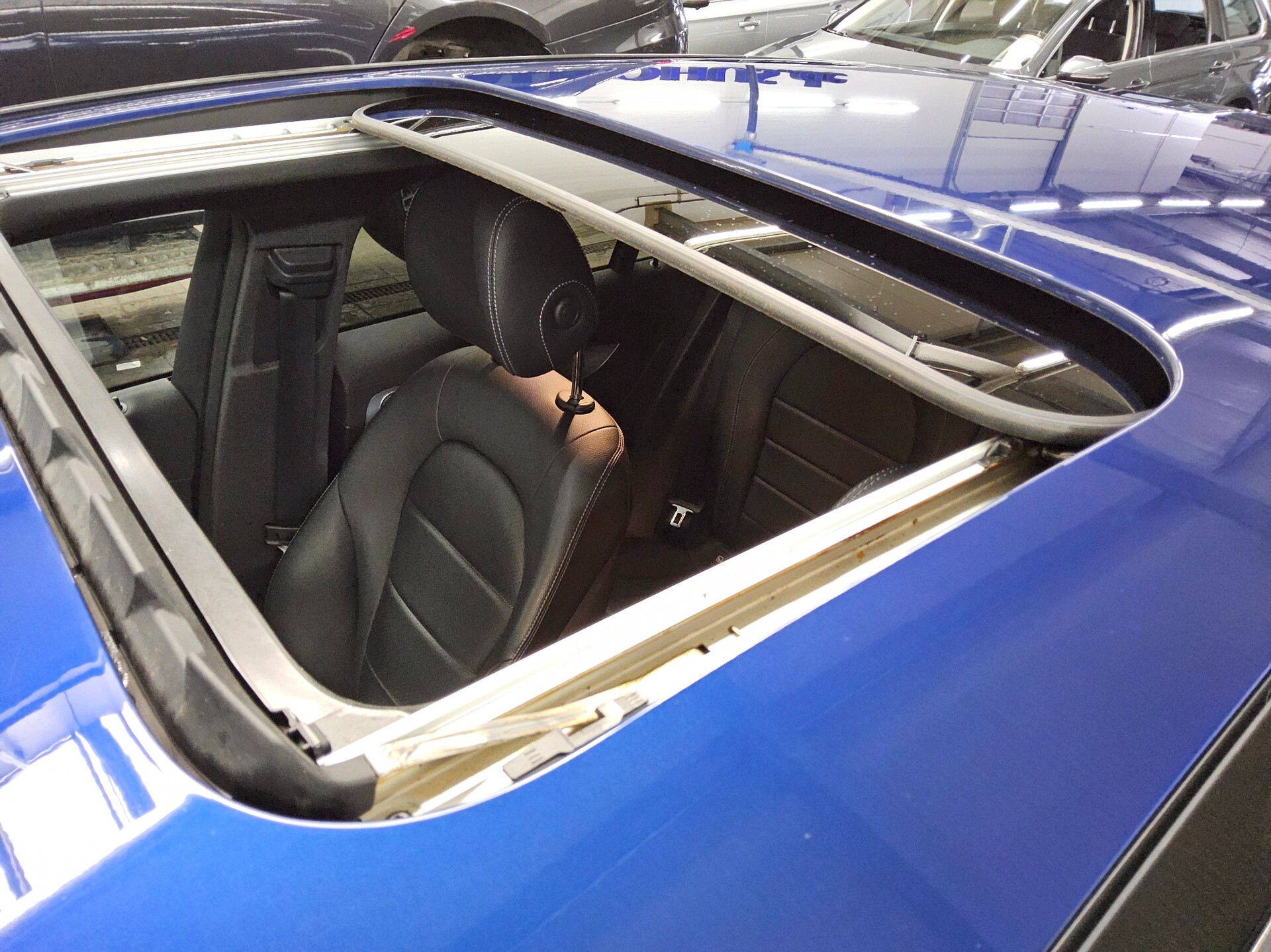 Mercedes-Benz EQC 400 4M Leder Navi Burmester GSD MB-LED AHK 12