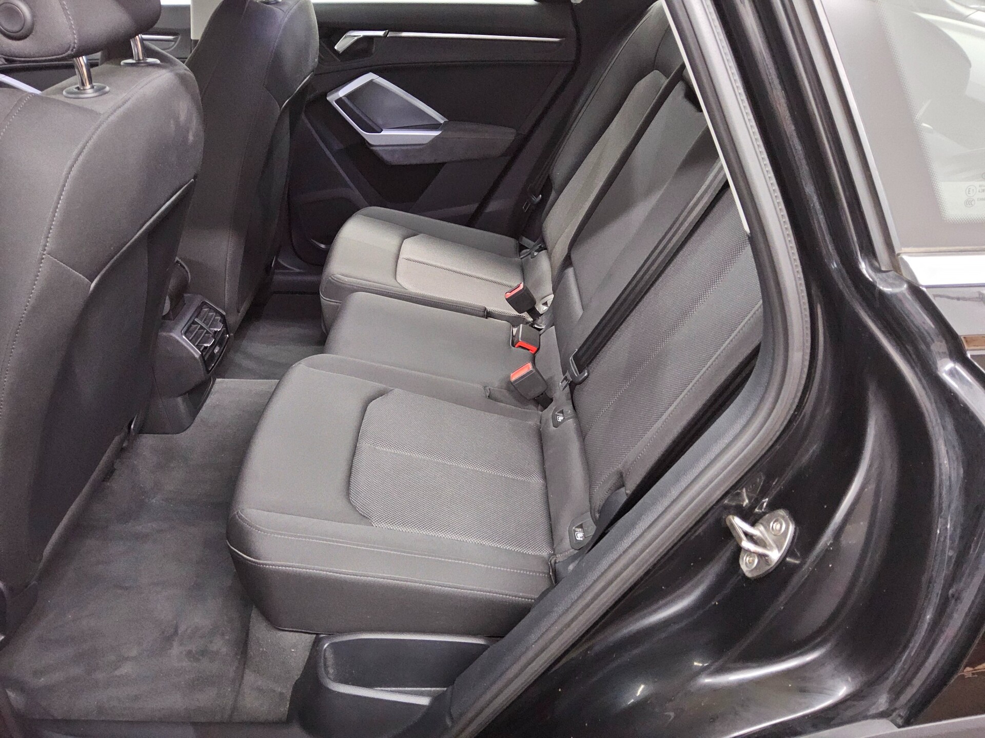 Audi Q3 45 TFSI e Navi virtual RfK LED ACC Sportsitze 13