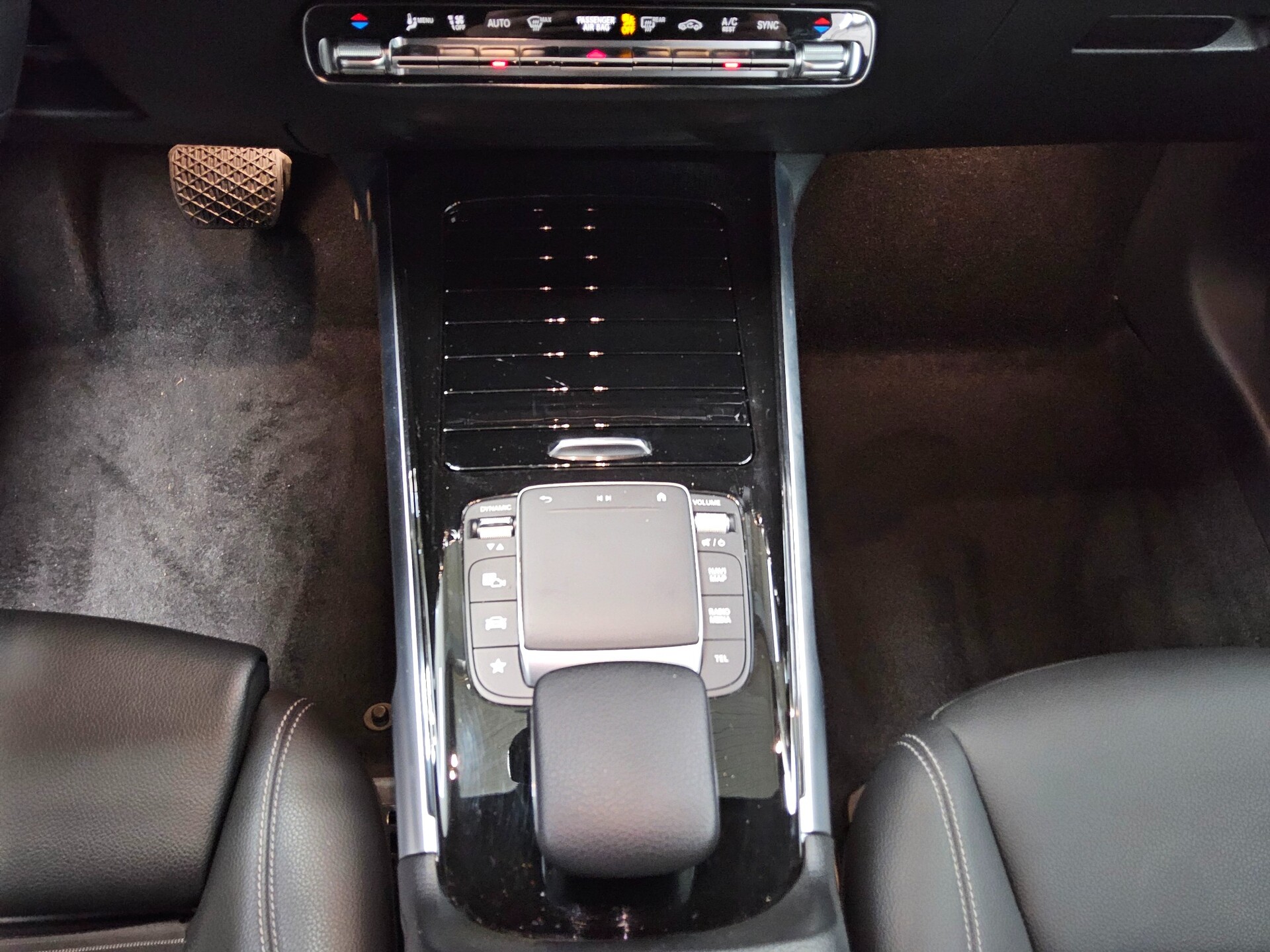 Mercedes-Benz GLB 220 d Progressive 2-Sitzer Navi LED Distr.+ 6