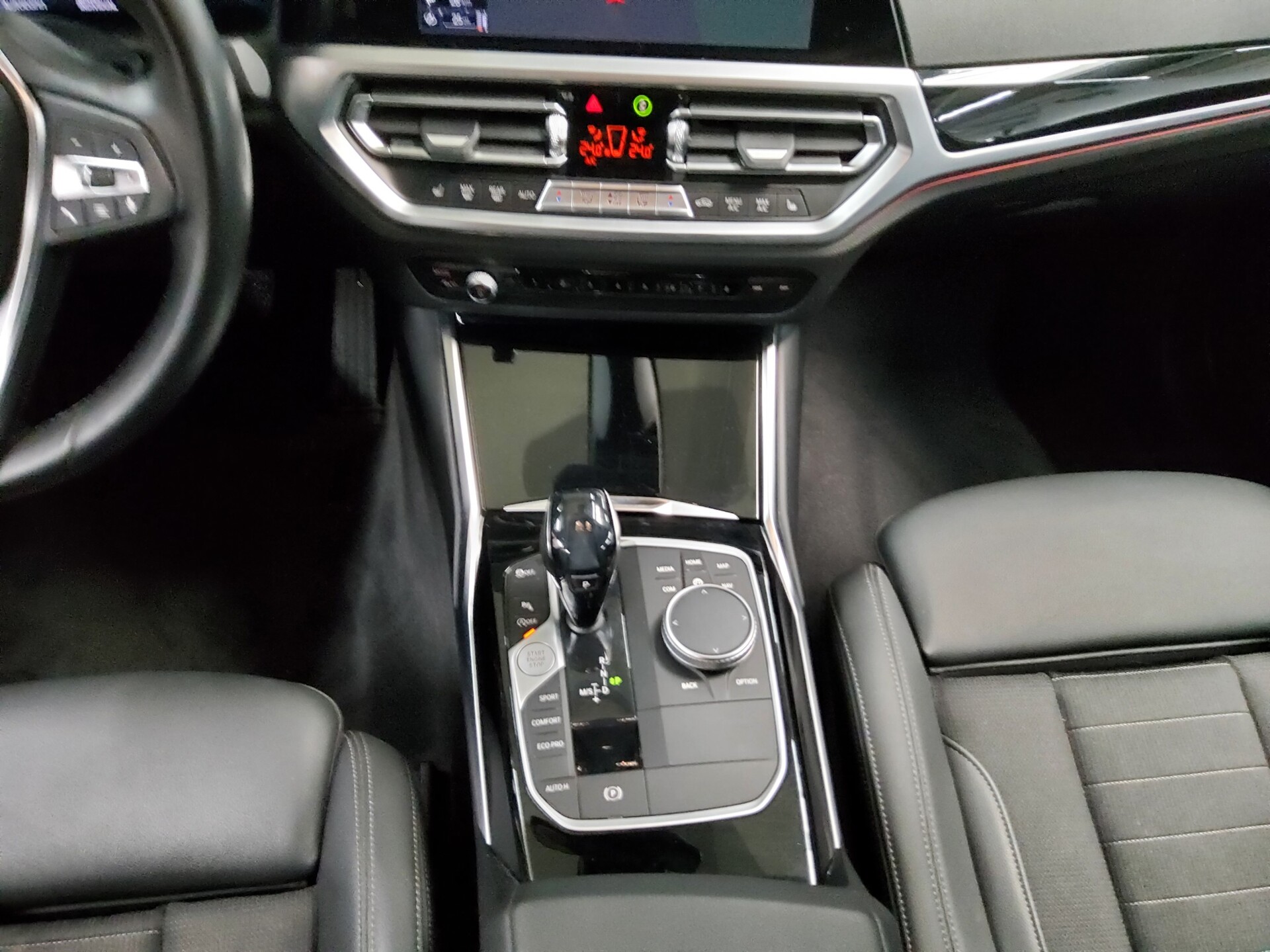 BMW 320iA Touring Sport-Line Navi LC Prof. LED 6