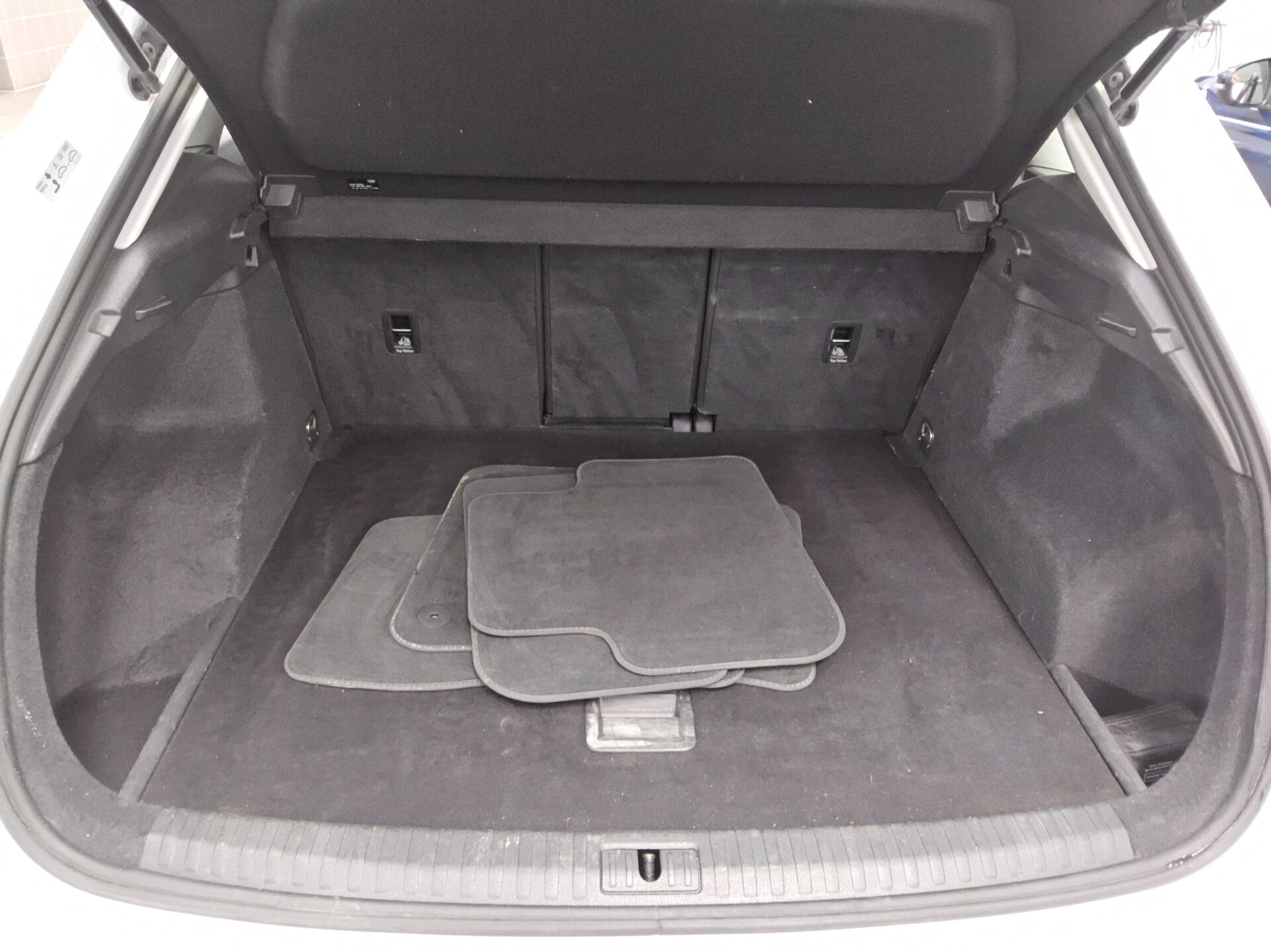 Audi Q3 35 TDI Navi virtual LED ACC PDC SHZ 12