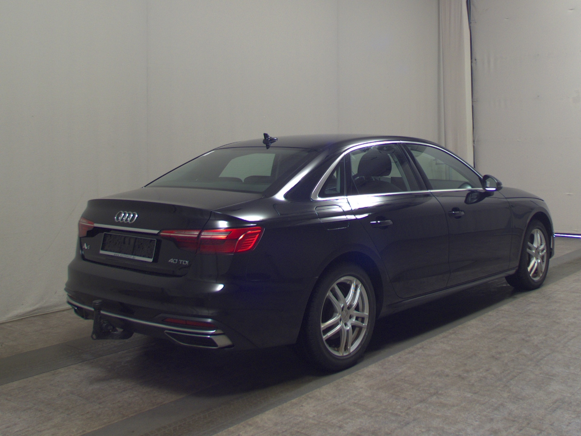 Audi A4 40 TDI advanced Navi LED Sportsitze ACC AHK 4