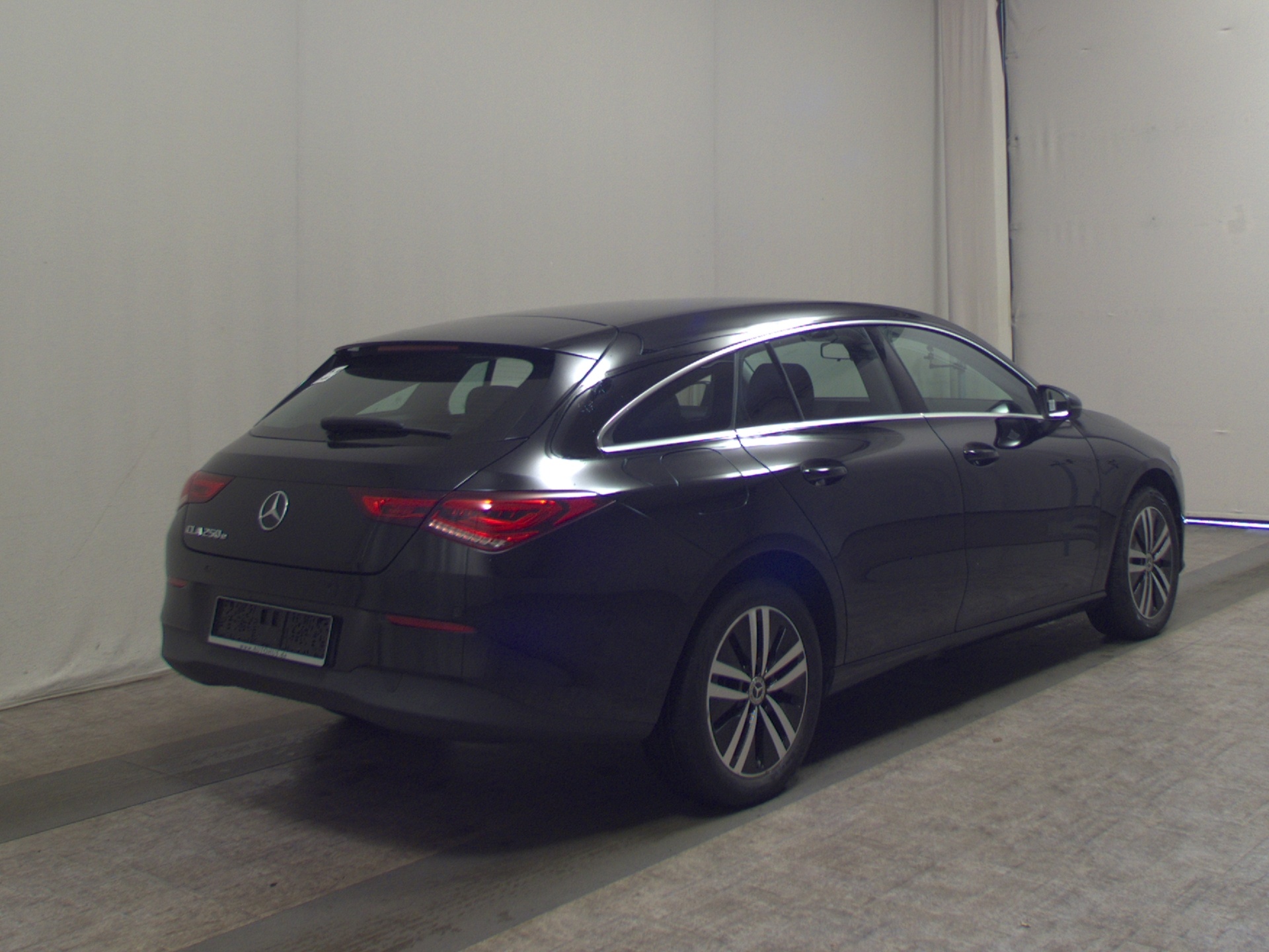 Mercedes-Benz CLA 250 Shooting Brake e Navi LED PDC 4