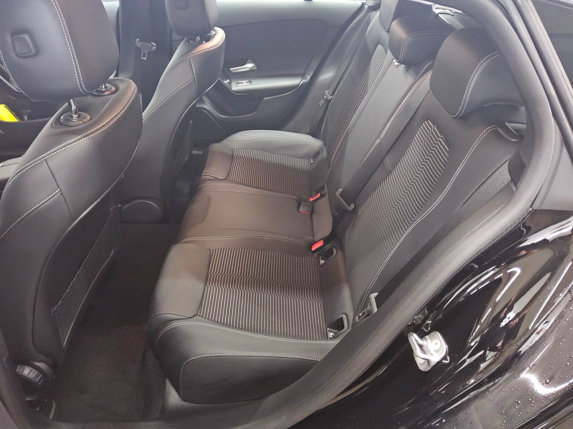 Mercedes-Benz CLA 250 Shooting Brake e Navi LED PDC 13