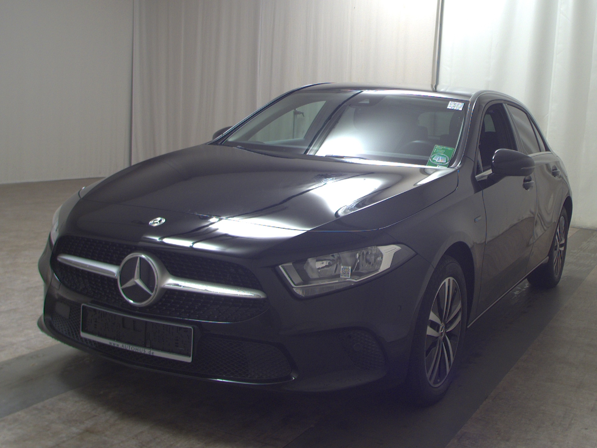 Mercedes-Benz A 250 e Leder Navi SHZ Tempomat PDC 2