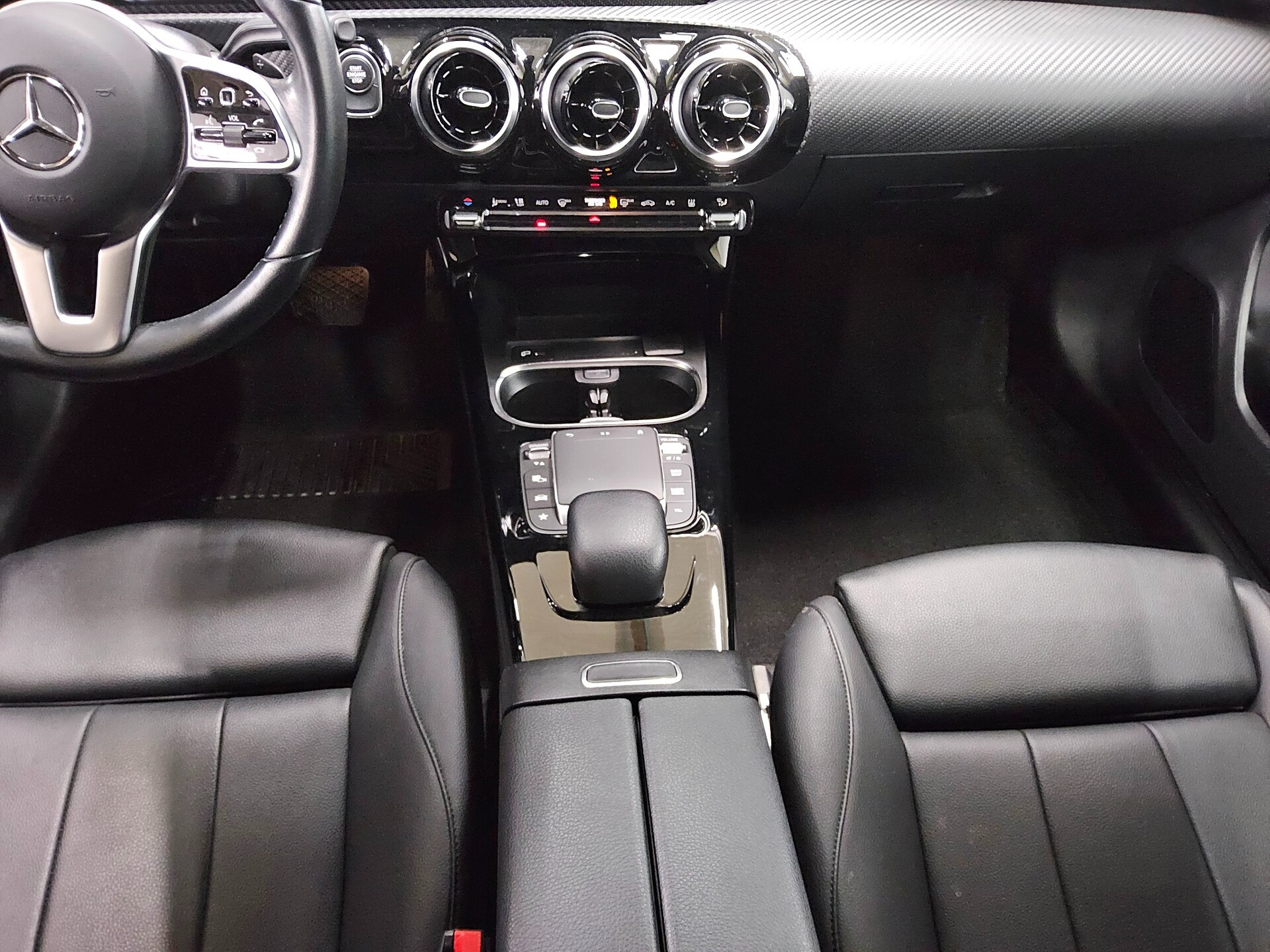 Mercedes-Benz A 250 e Leder Navi SHZ Tempomat PDC 6