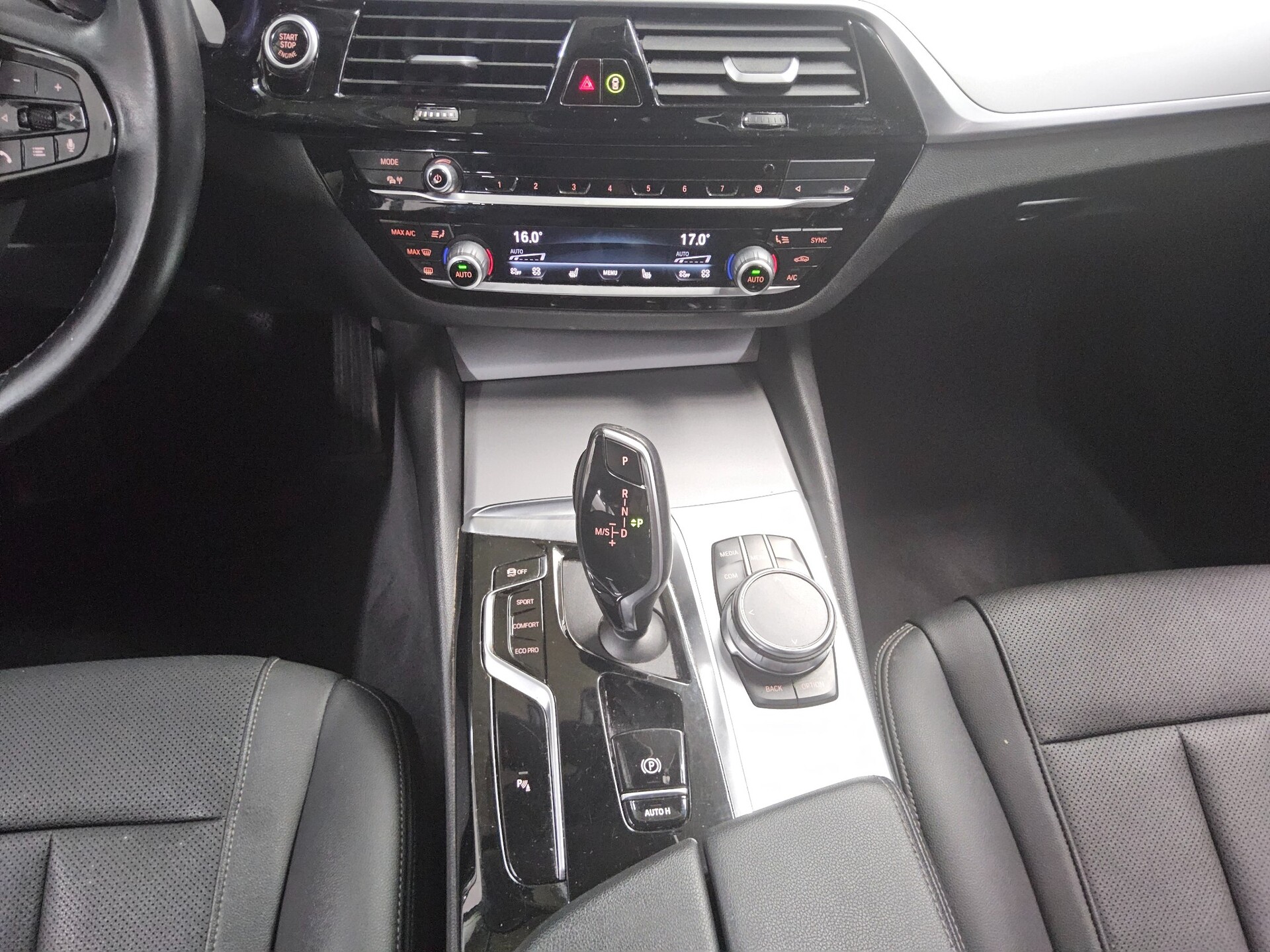 BMW 520dA Touring xDr Navi LED LC-Pro Leder AHK RFK 6