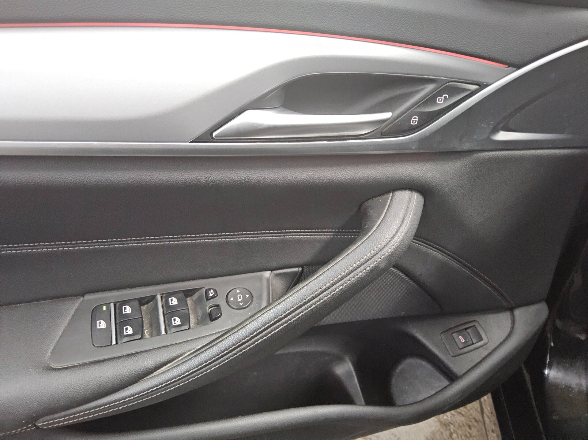 BMW 520dA Touring xDr Navi LED LC-Pro Leder AHK RFK 10