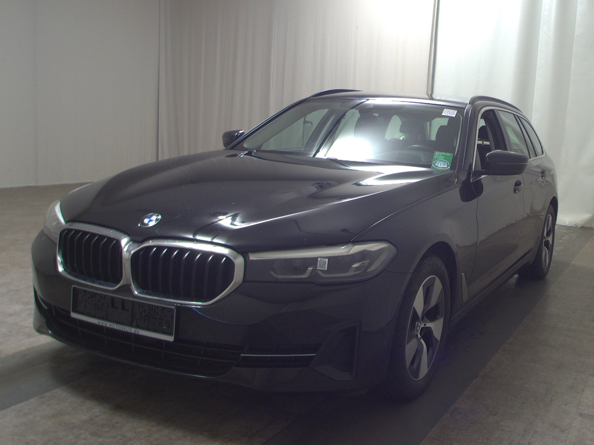 BMW 520dA Touring xDr Navi LED LC-Pro Leder AHK RFK 2