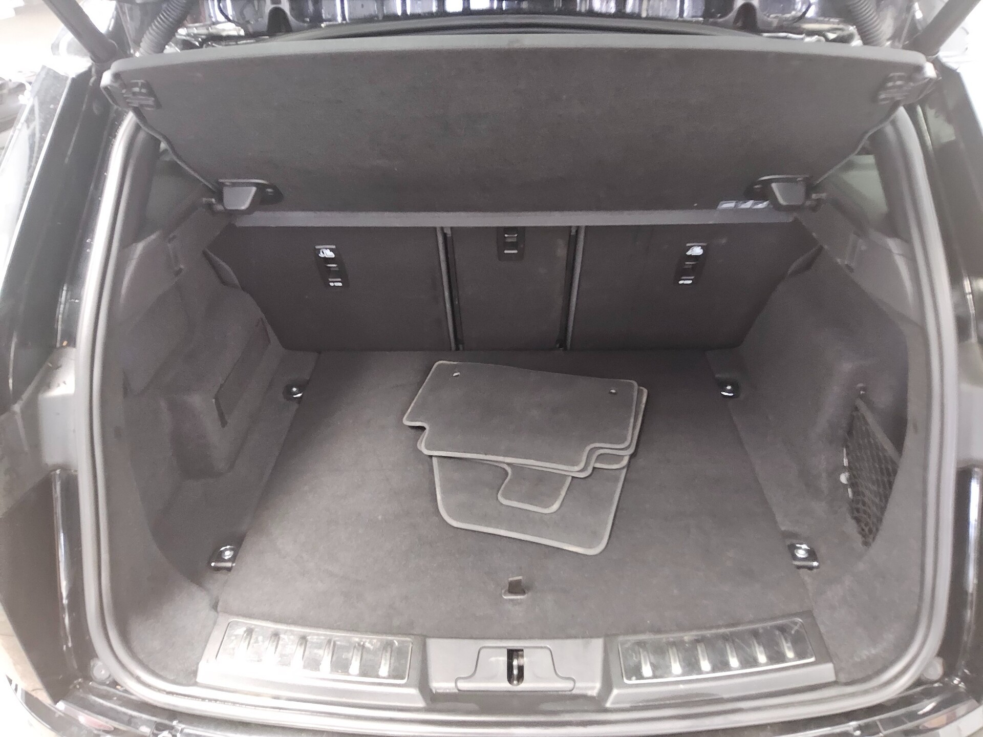 Land Rover Range Rover Evoque SE R-Dynamic Navi LED Pano 12