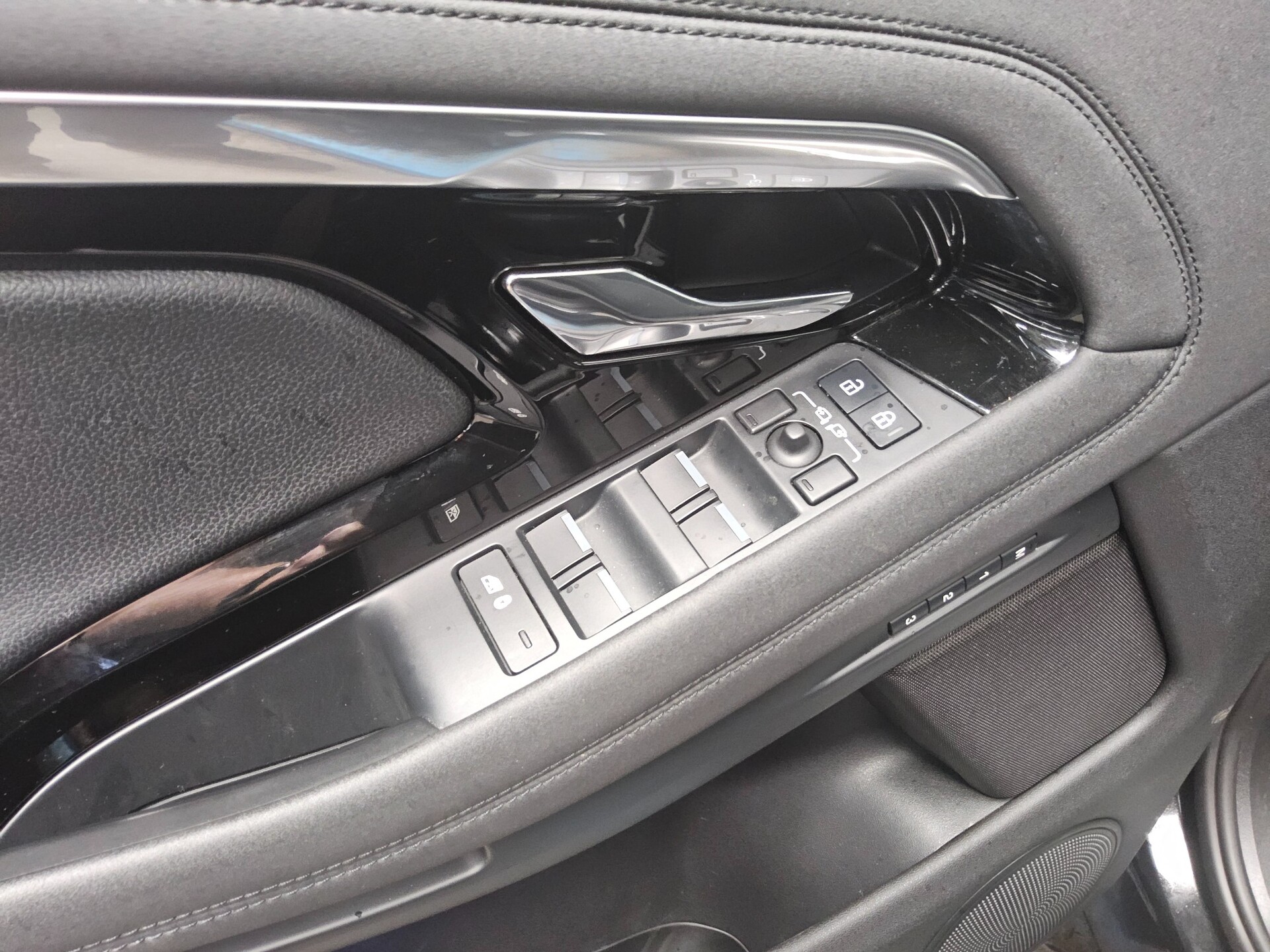 Land Rover Range Rover Evoque SE R-Dynamic Navi LED Pano 9