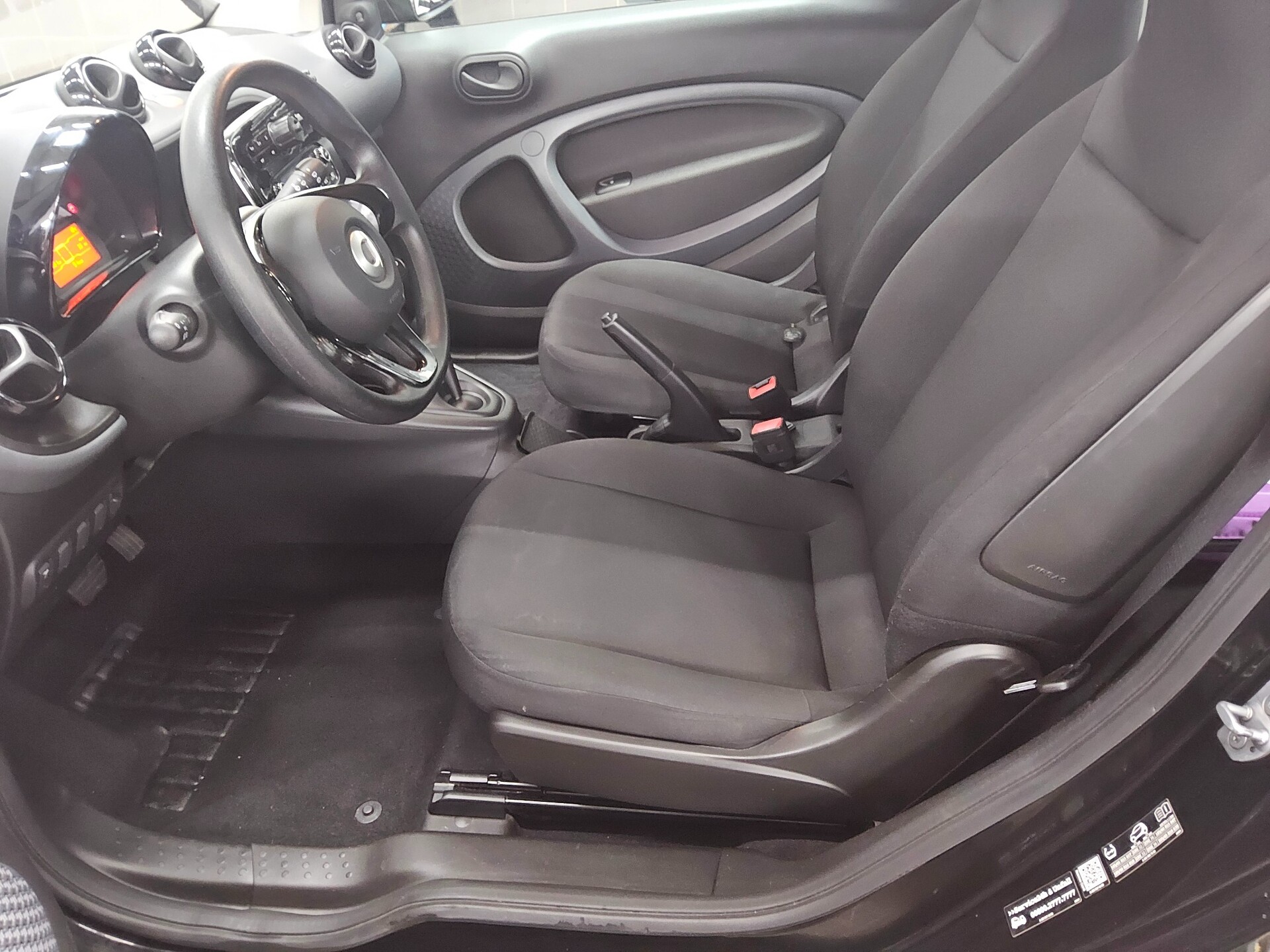 Smart ForTwo EQ HU 01/28 Klima Bluetooth Tempomat 10