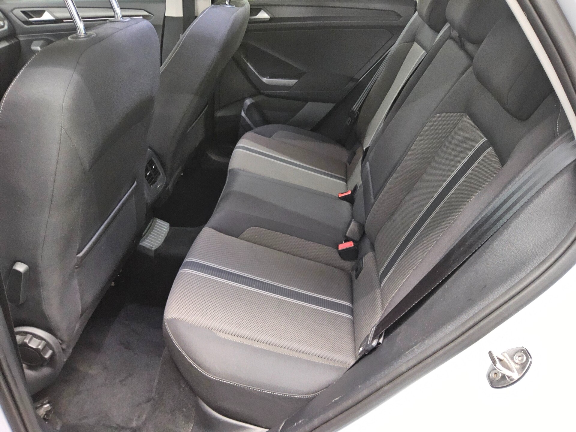 Volkswagen T-Roc 2.0 TDI Style Navi AID ACC PDC SHZ 13